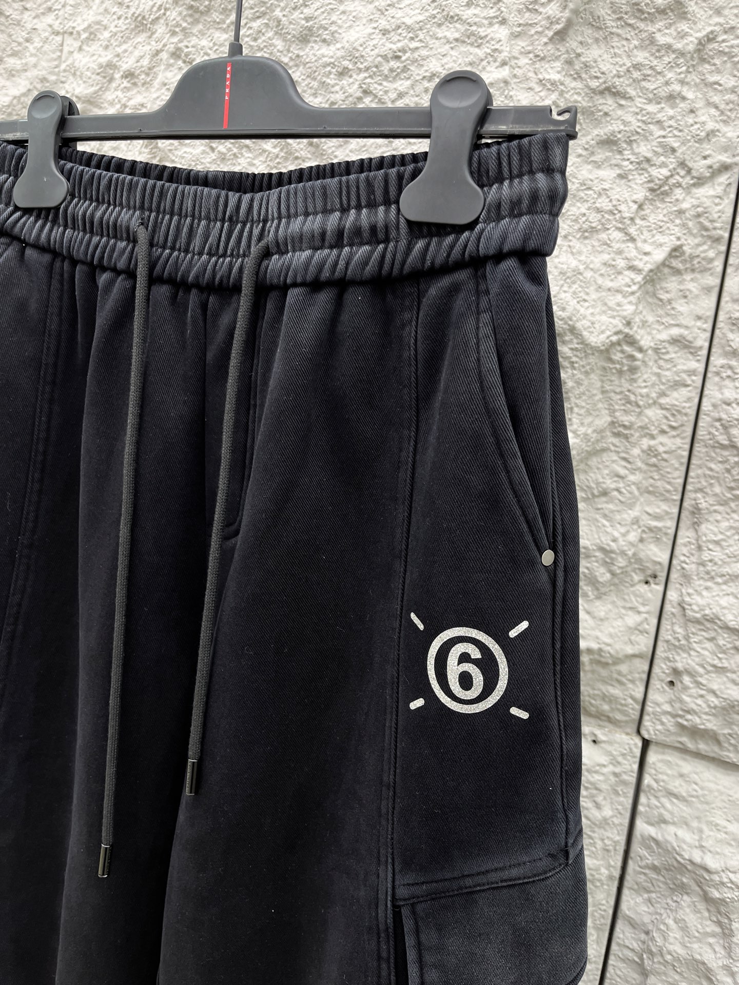 马吉拉🔥🔥冬季新款休闲裤，整款休闲裤非常高档，面料与版型都是极其精良的，着穿这种高档的裤装真的是很有档次