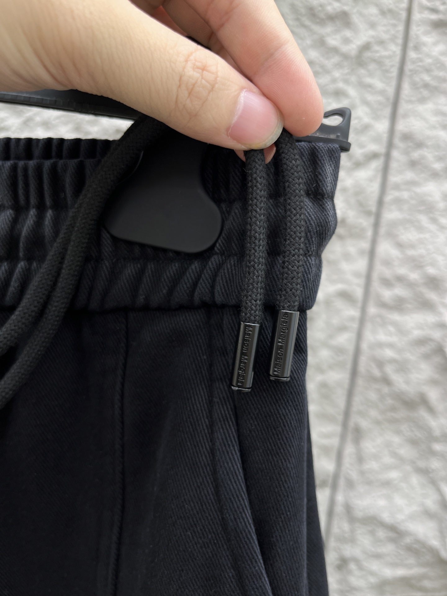 马吉拉🔥🔥冬季新款休闲裤，整款休闲裤非常高档，面料与版型都是极其精良的，着穿这种高档的裤装真的是很有档次