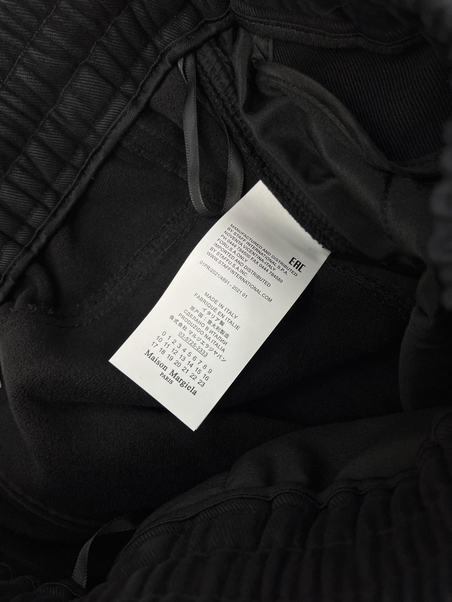 马吉拉🔥🔥冬季新款休闲裤，整款休闲裤非常高档，面料与版型都是极其精良的，着穿这种高档的裤装真的是很有档次