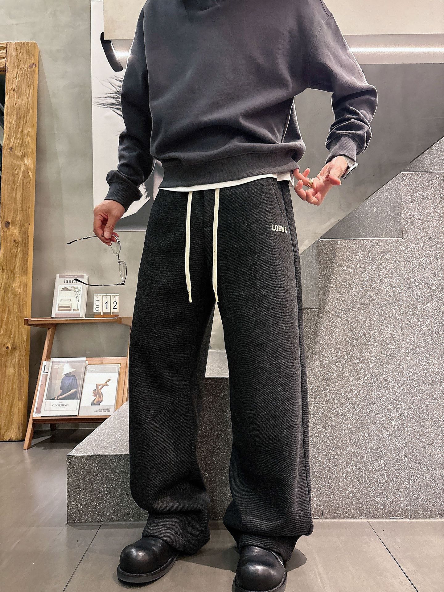 罗家🔥🔥秋冬新款经典刺绣标识高端加绒休闲长裤，男士内里羽绒纱线质地保暖休闲裤。顶级特殊渠道订单，平纹针织