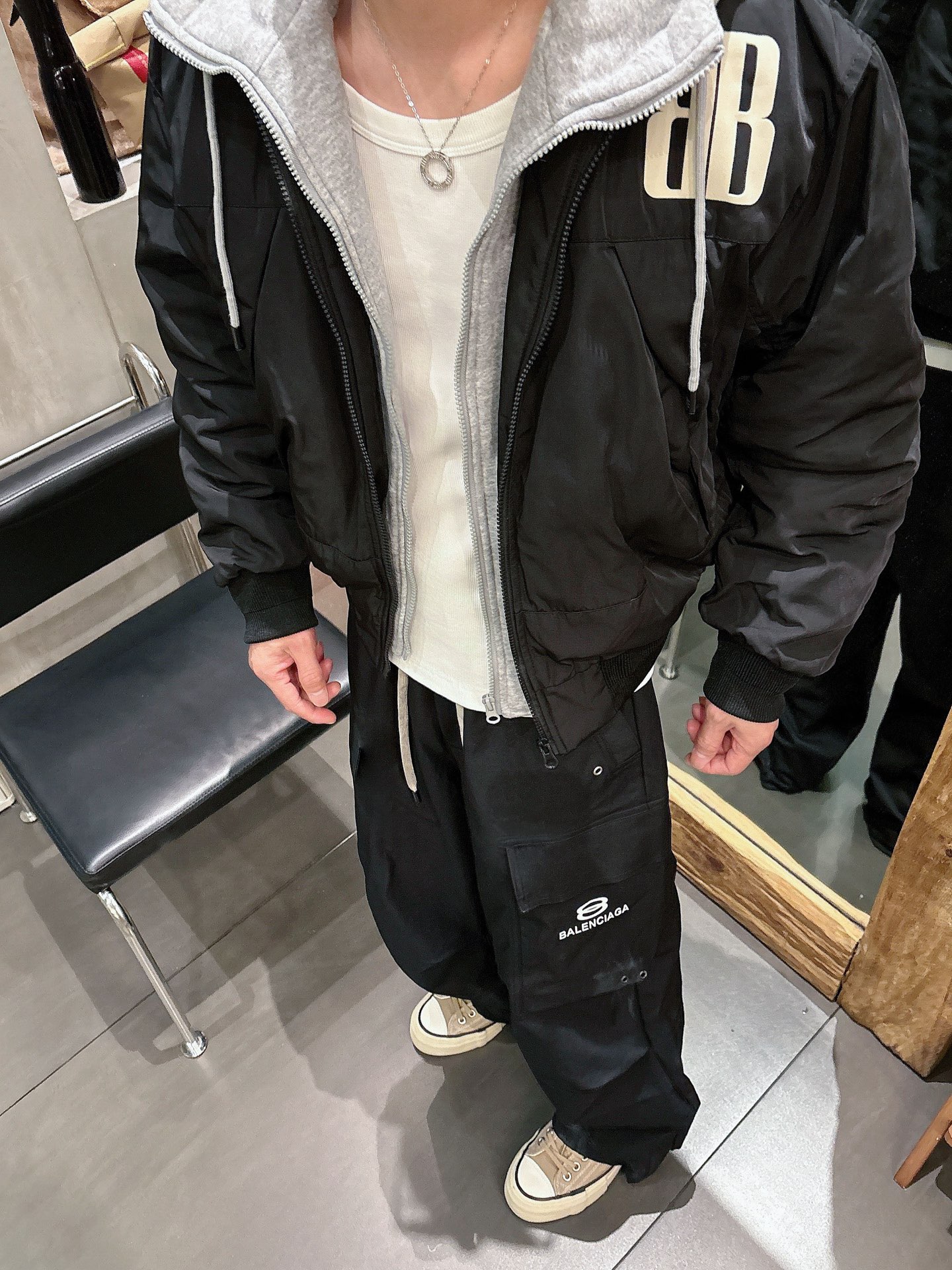 巴黎🔥🔥秋季休闲直筒长裤，采用优质梭织棉材质，面料丝滑挺括，整体水洗设计超级时尚大气且不简单，两边工装口