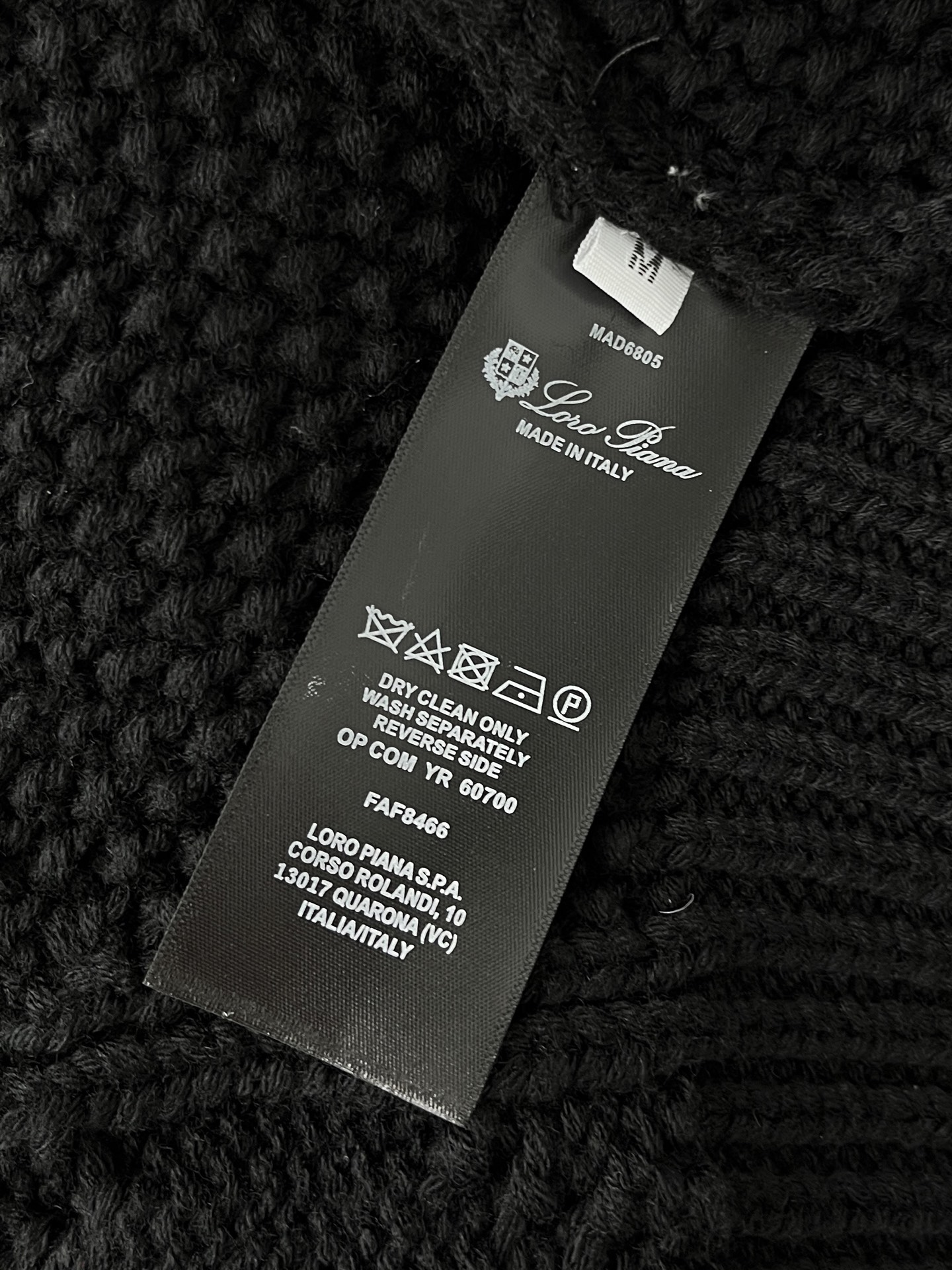 lP🆕🔥🔥新款老钱风休闲针织开衫外套，衣服触感柔软亲肤，视觉上很精致、有质感、高贵，非常简单也很显品质。