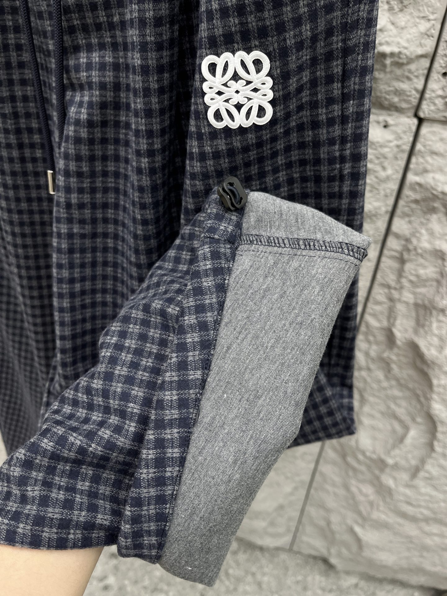 罗意威🔥🔥秋冬拉绒新款休闲裤，采用优质亲肤毛呢绒面料，超级舒适，面料极好亲肤舒适，整体轮廓版型设计完美，