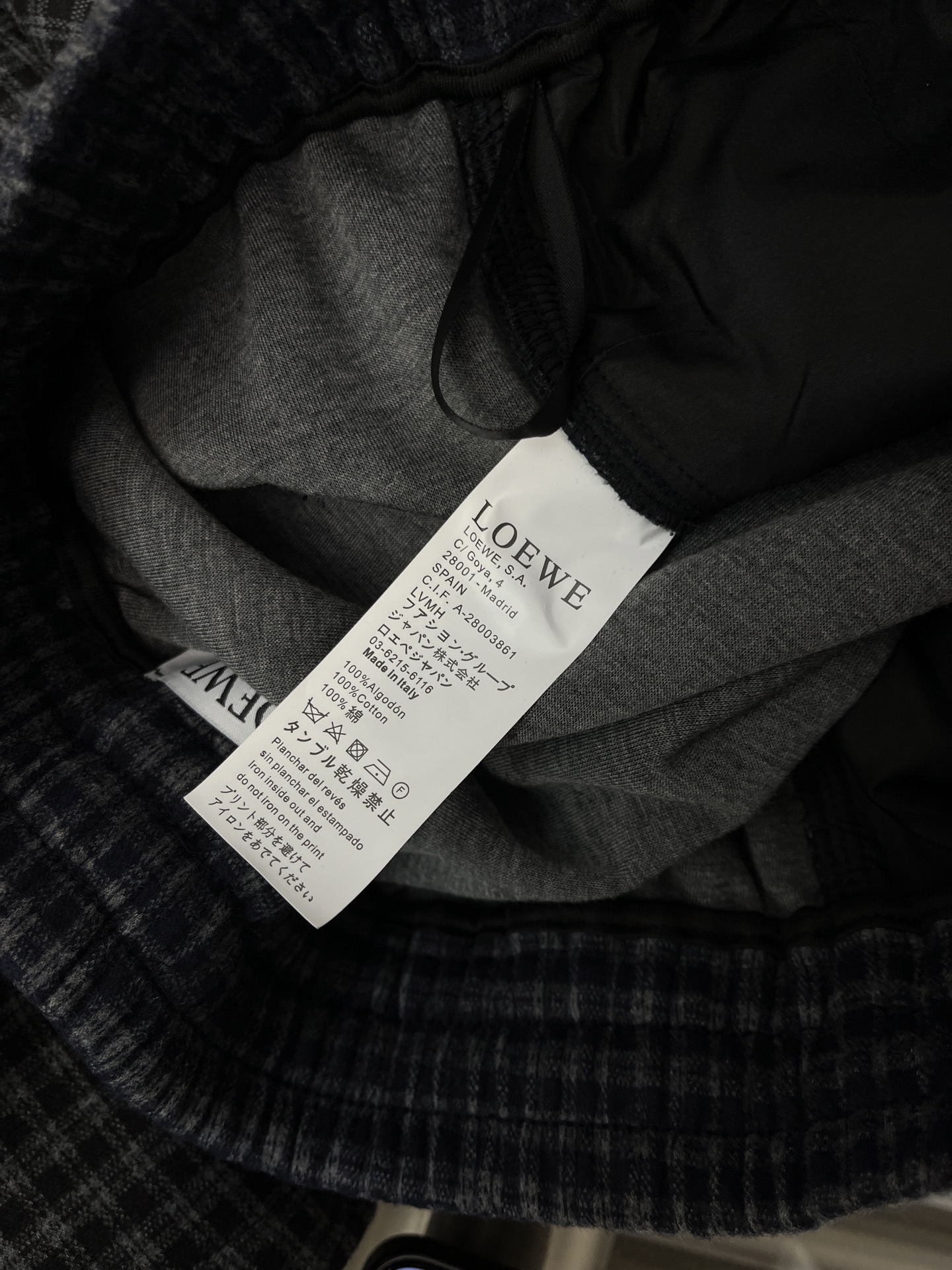 罗意威🔥🔥秋冬拉绒新款休闲裤，采用优质亲肤毛呢绒面料，超级舒适，面料极好亲肤舒适，整体轮廓版型设计完美，