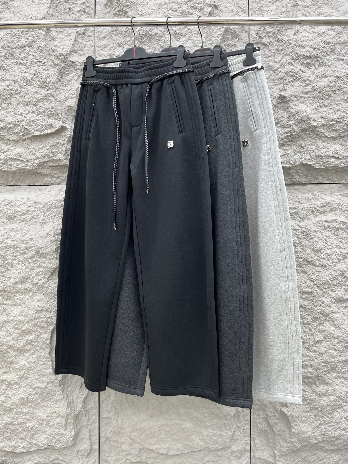 . 521107_300 521107_300