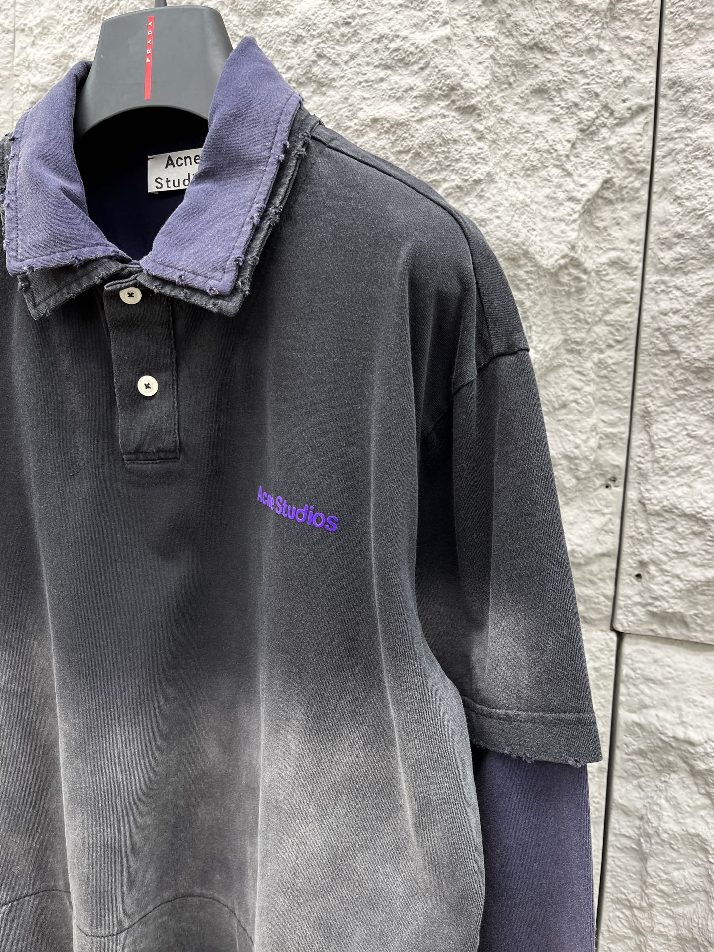 Acn🔥🔥秋冬假两件新款长袖，面料采用优质棉质面料，厚实有质感，平整硬挺有型，假两件设计撞色格子拼接穿出