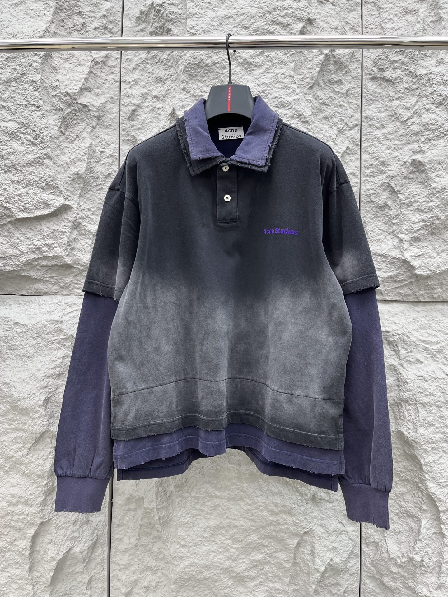 Acn🔥🔥秋冬假两件新款长袖，面料采用优质棉质面料，厚实有质感，平整硬挺有型，假两件设计撞色格子拼接穿出