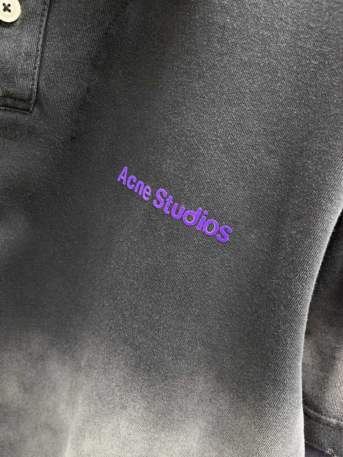 Acn🔥🔥秋冬假两件新款长袖，面料采用优质棉质面料，厚实有质感，平整硬挺有型，假两件设计撞色格子拼接穿出