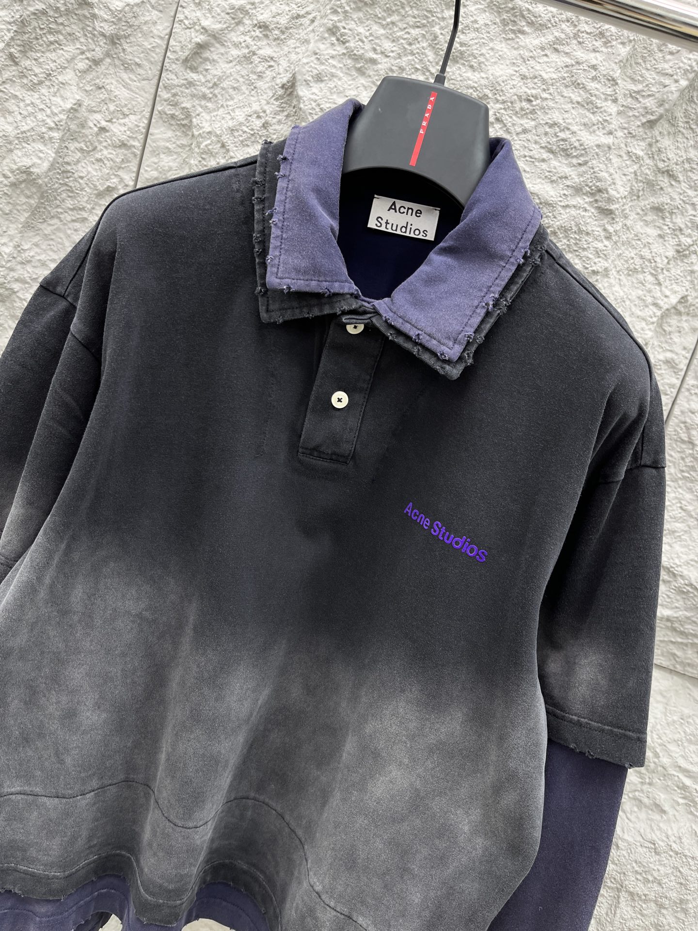 Acn🔥🔥秋冬假两件新款长袖，面料采用优质棉质面料，厚实有质感，平整硬挺有型，假两件设计撞色格子拼接穿出