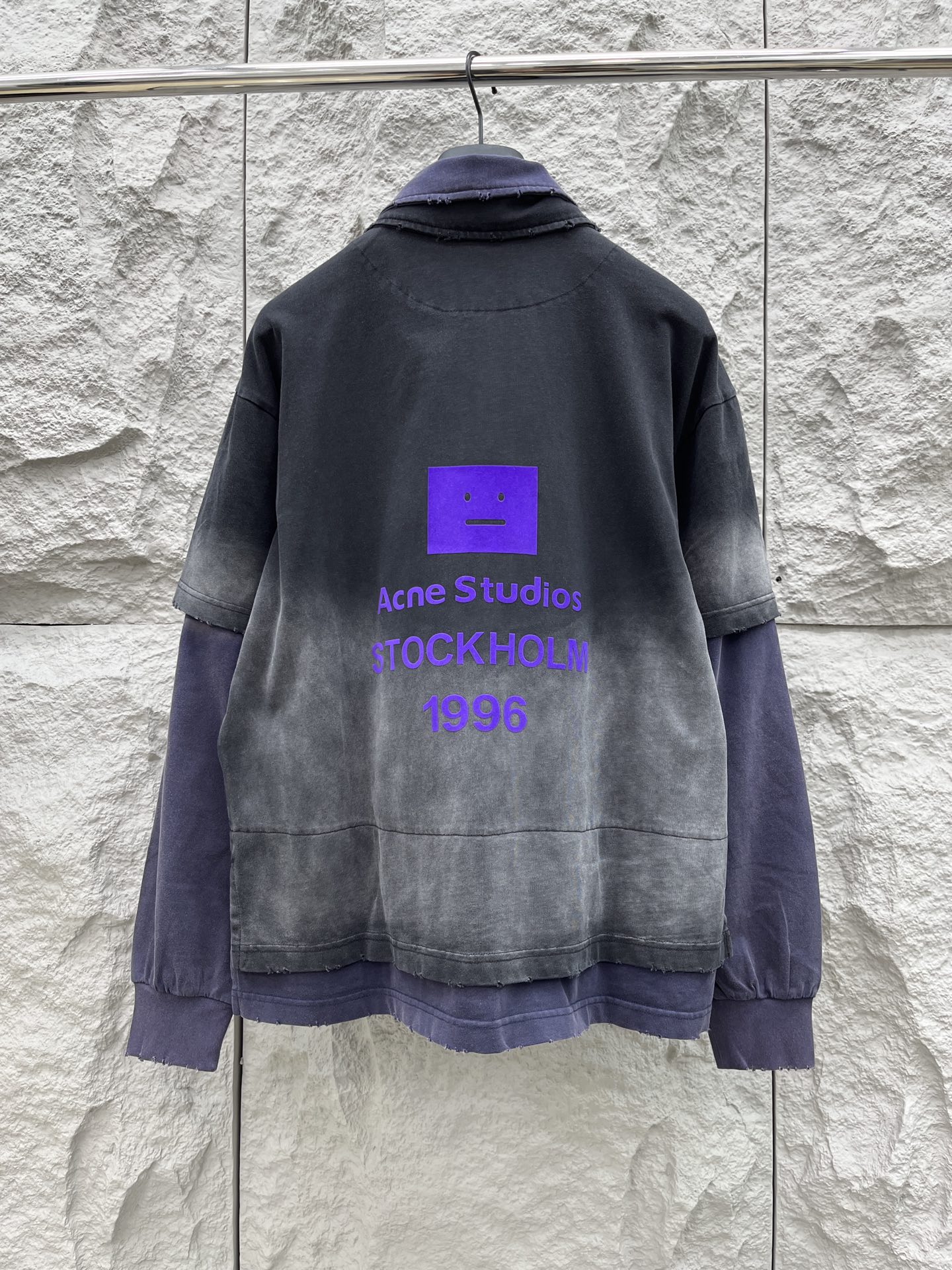 Acn🔥🔥秋冬假两件新款长袖，面料采用优质棉质面料，厚实有质感，平整硬挺有型，假两件设计撞色格子拼接穿出