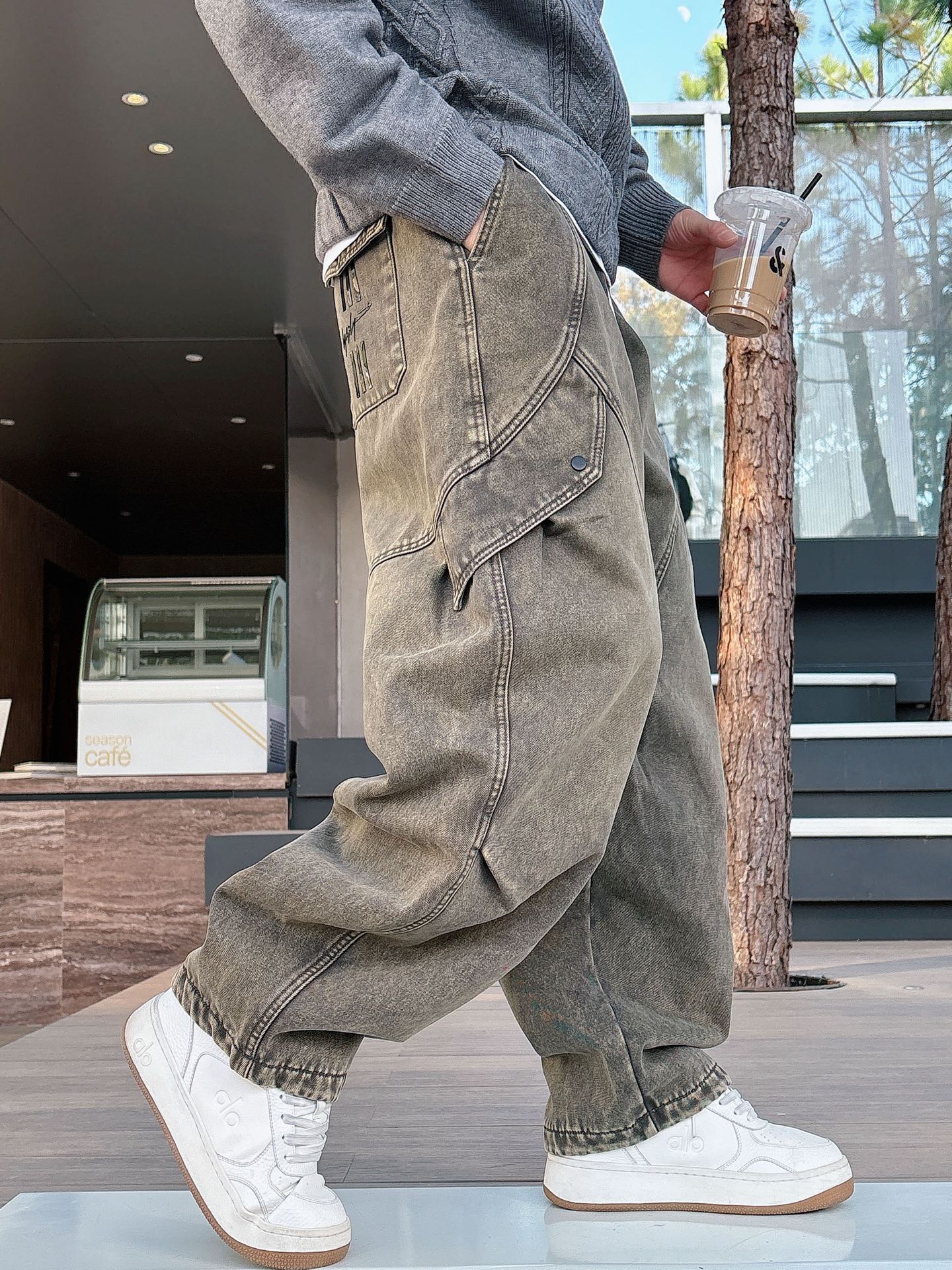 Y.3 🔥🔥冬季新款加绒休闲裤，采用优质斜纹棉布面料，整体水洗超级好看炫酷！两侧口袋设计搭配品牌标识，设