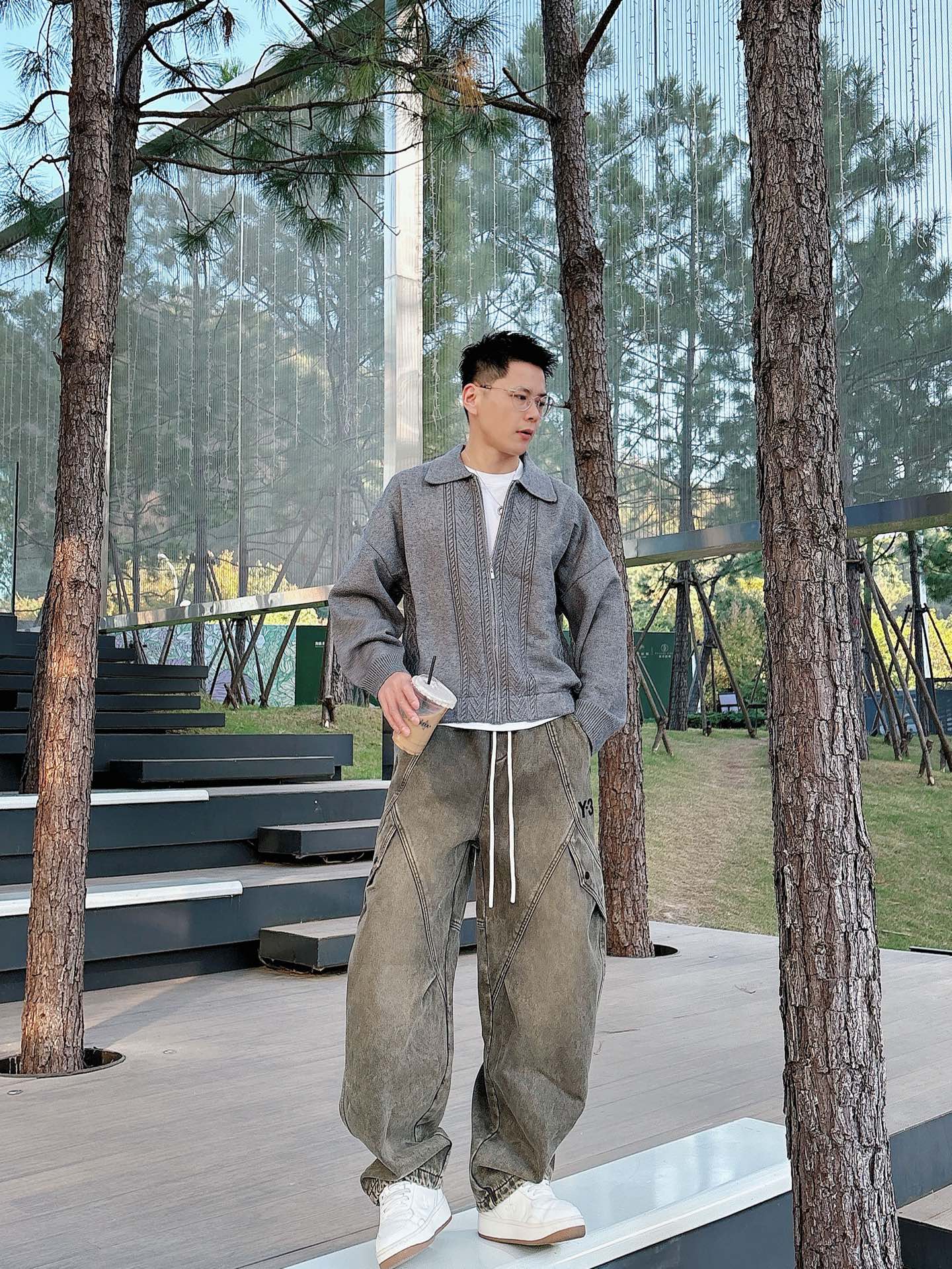 Y.3 🔥🔥冬季新款加绒休闲裤，采用优质斜纹棉布面料，整体水洗超级好看炫酷！两侧口袋设计搭配品牌标识，设