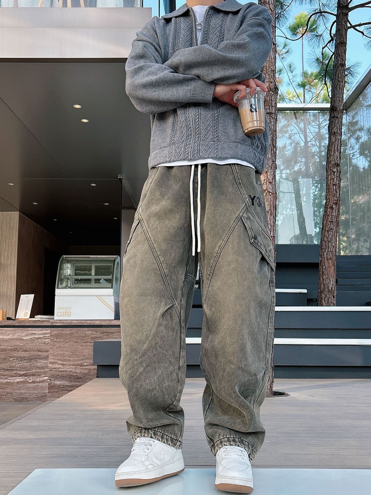 Y.3 🔥🔥冬季新款加绒休闲裤，采用优质斜纹棉布面料，整体水洗超级好看炫酷！两侧口袋设计搭配品牌标识，设