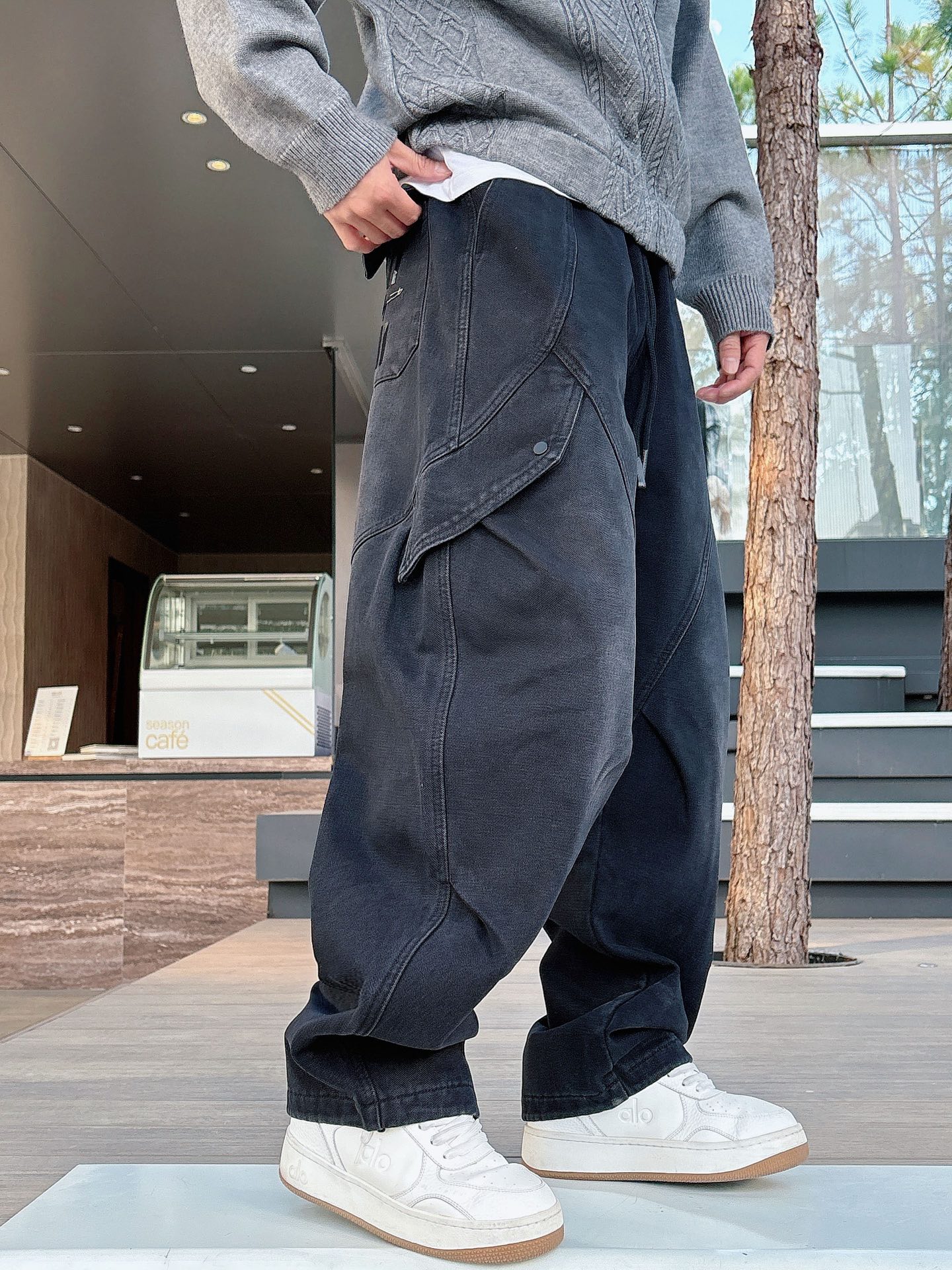 Y.3 🔥🔥冬季新款加绒休闲裤，采用优质斜纹棉布面料，整体水洗超级好看炫酷！两侧口袋设计搭配品牌标识，设