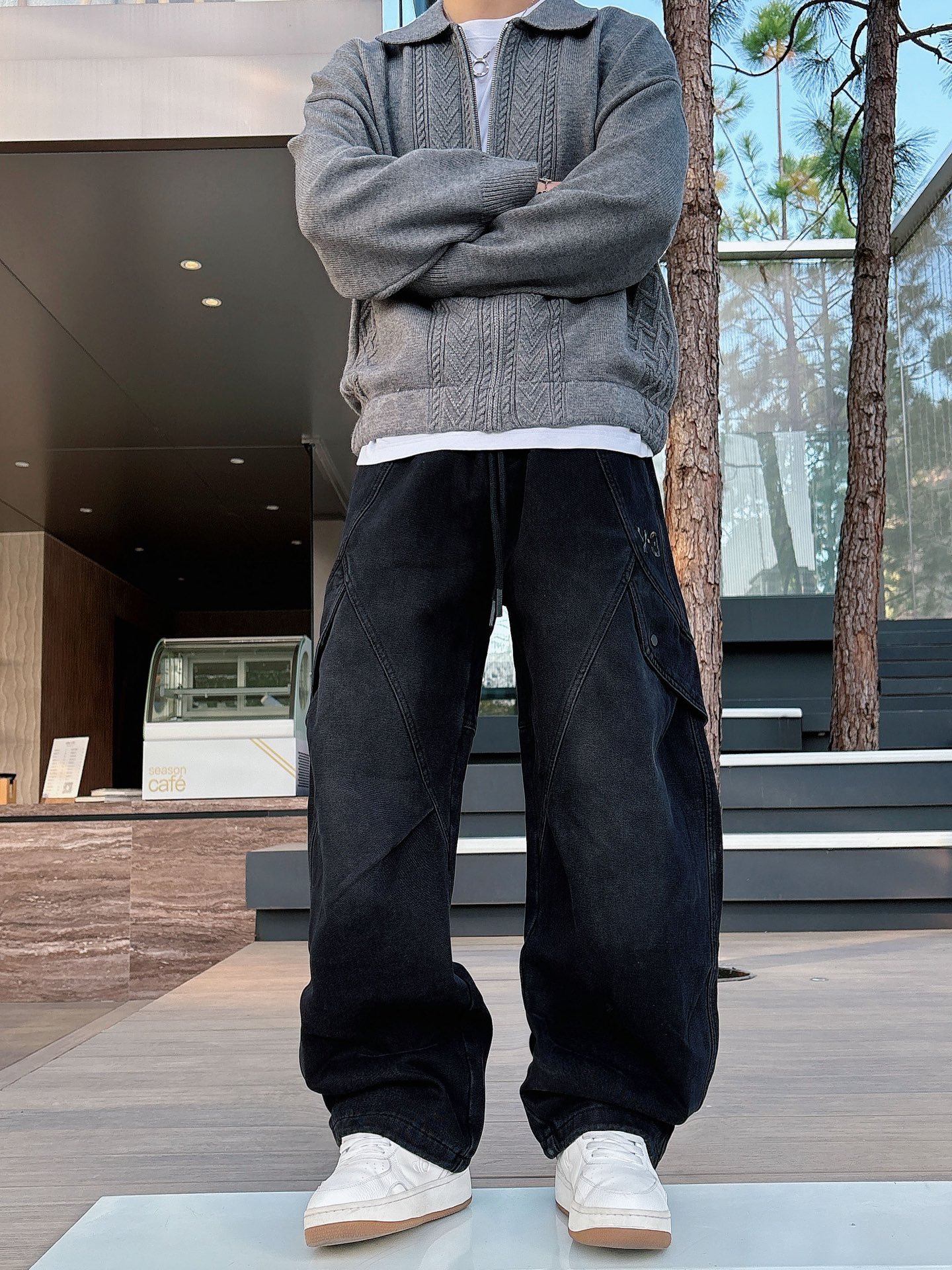 Y.3 🔥🔥冬季新款加绒休闲裤，采用优质斜纹棉布面料，整体水洗超级好看炫酷！两侧口袋设计搭配品牌标识，设