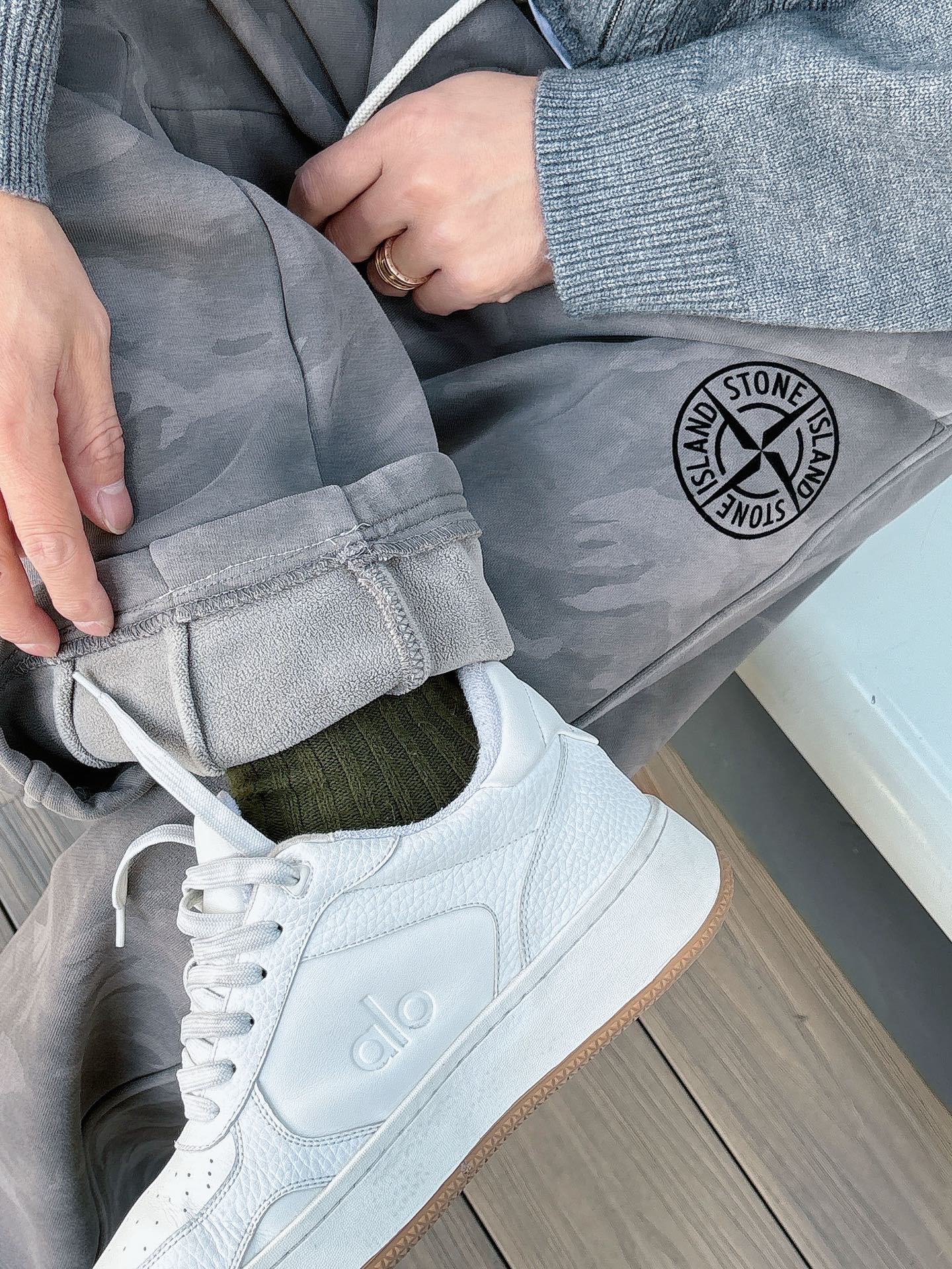 CD乂石头岛🔥🔥休闲迷彩直筒长裤，采用优质斜纹材质，挺括有型，整体迷彩上身足够吸睛且回头率爆棚！休闲直筒