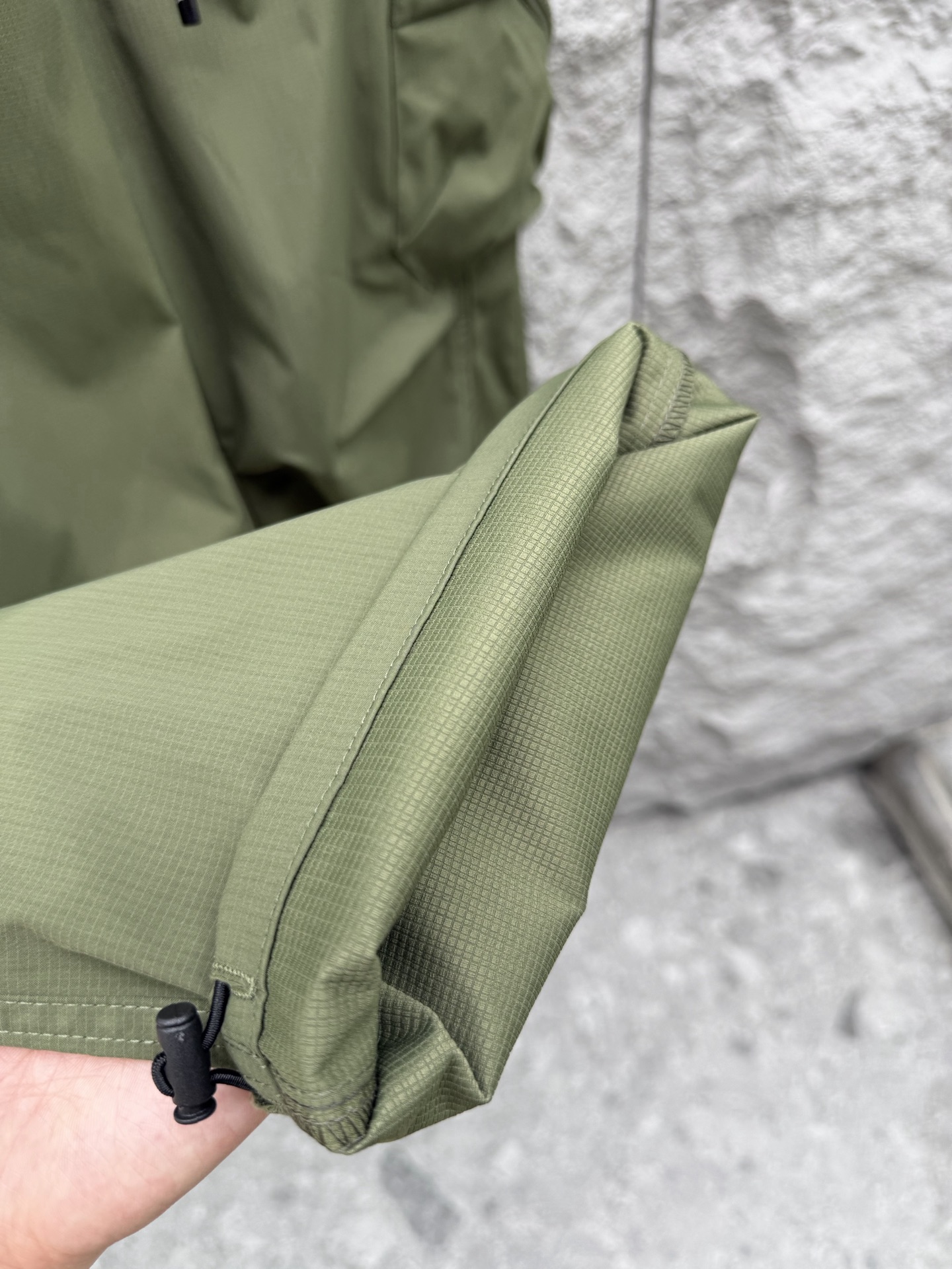 Y.3🔥🔥春夏季新款休闲裤，采用优质梭织材质，面料丝滑挺括，两侧工装口袋设计装饰，上身足够吸睛且回头率爆