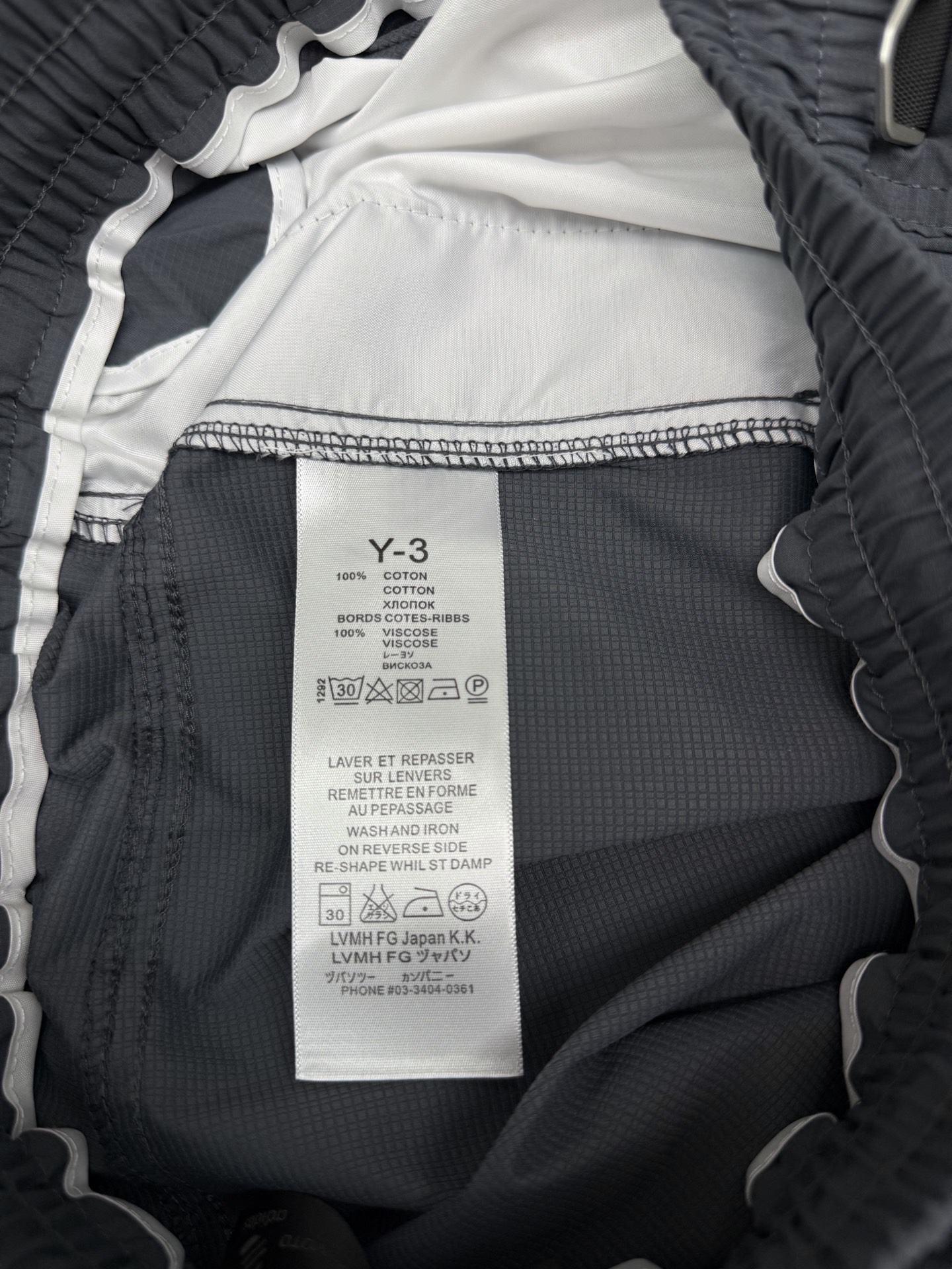 Y.3🔥🔥春夏季新款休闲裤，采用优质梭织材质，面料丝滑挺括，两侧工装口袋设计装饰，上身足够吸睛且回头率爆