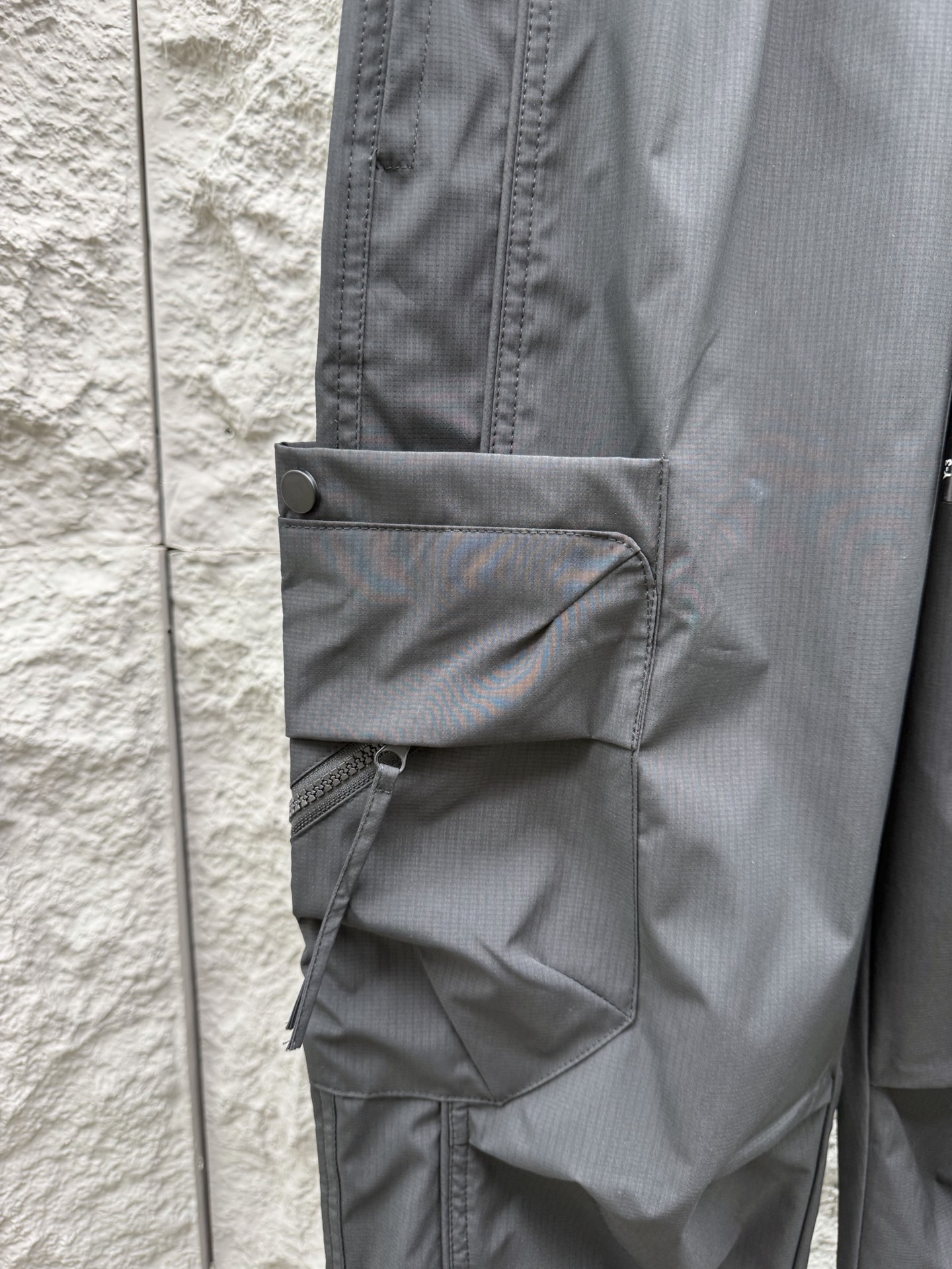 Y.3🔥🔥春夏季新款休闲裤，采用优质梭织材质，面料丝滑挺括，两侧工装口袋设计装饰，上身足够吸睛且回头率爆