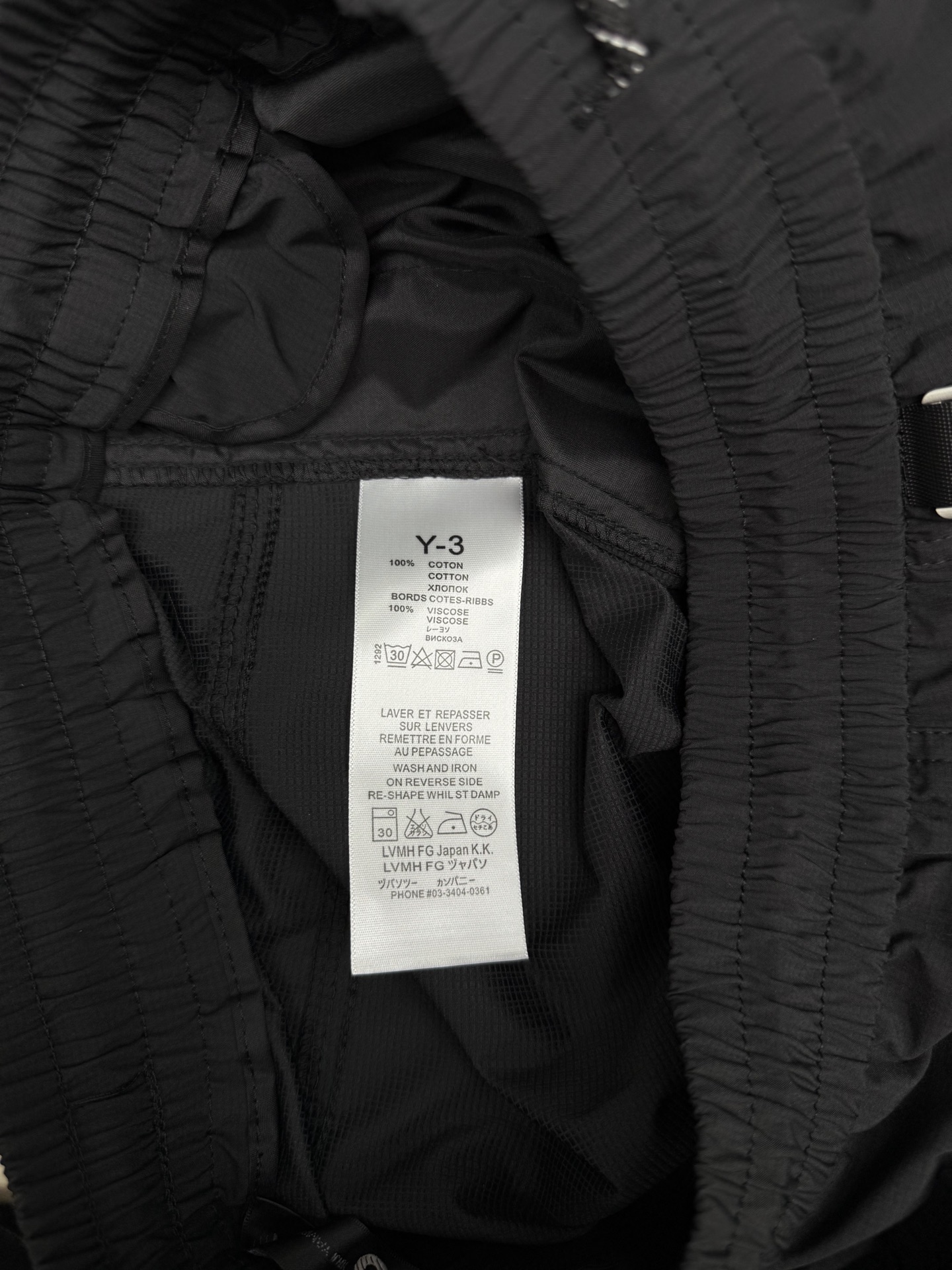 Y.3🔥🔥春夏季新款休闲裤，采用优质梭织材质，面料丝滑挺括，两侧工装口袋设计装饰，上身足够吸睛且回头率爆