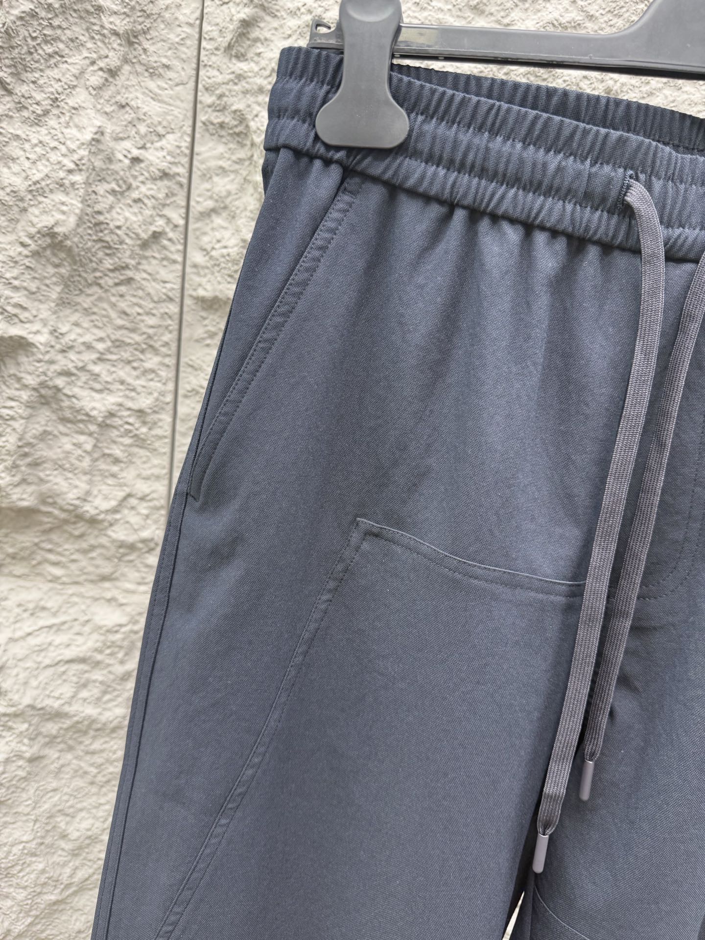 Lulu🔥🔥春夏新款梭织斜纹棉弯刀休闲裤，男士刺绣LOGO点缀弯刀高街长裤。独家渠道，全定制梭织工艺斜纹