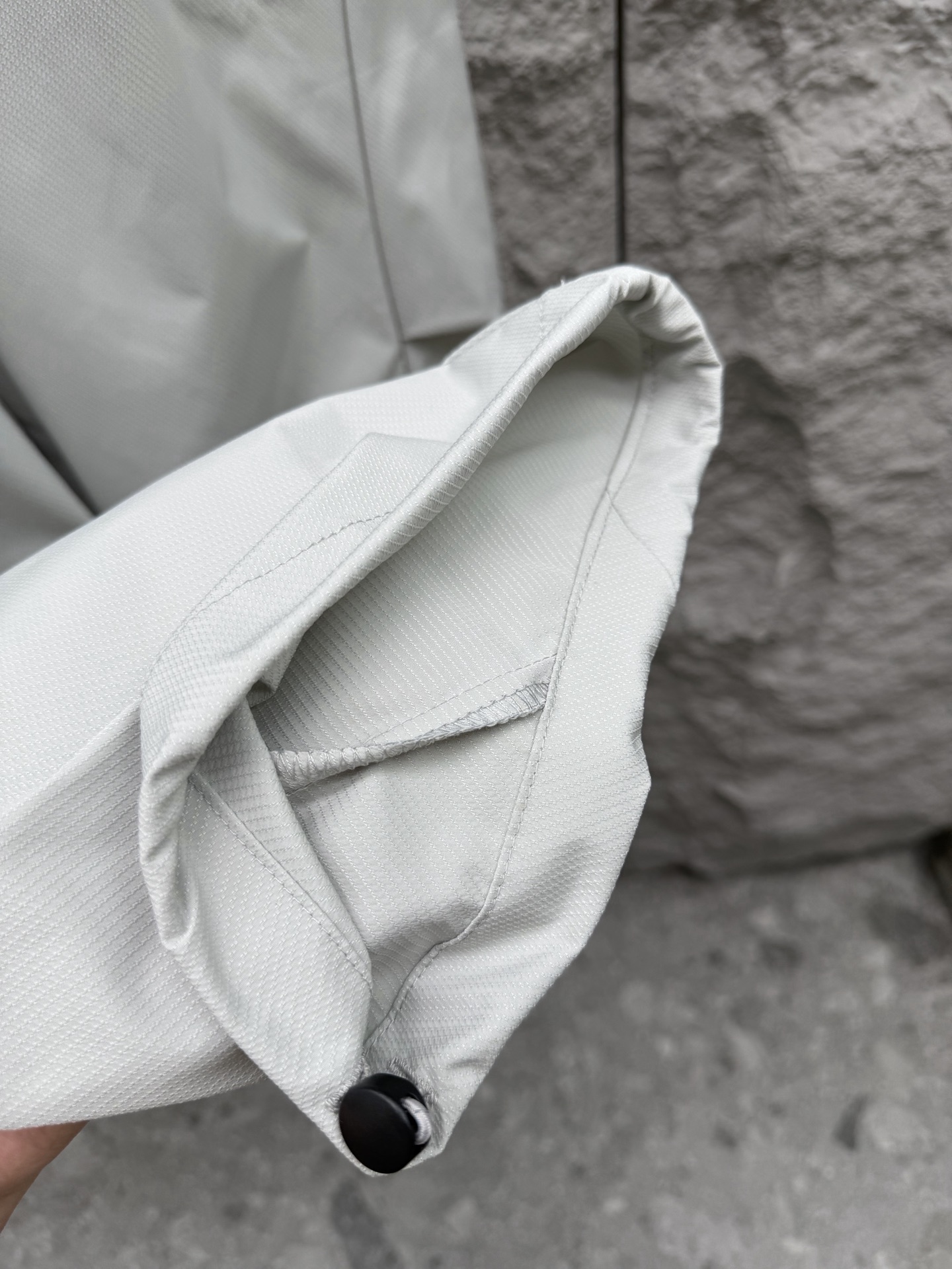 迪桑特🔥🔥春夏新款休闲裤，香港洋行渠道货，高级优质面料，细腻柔软程度非同一般。处处彰显独特的风格魅力，毋