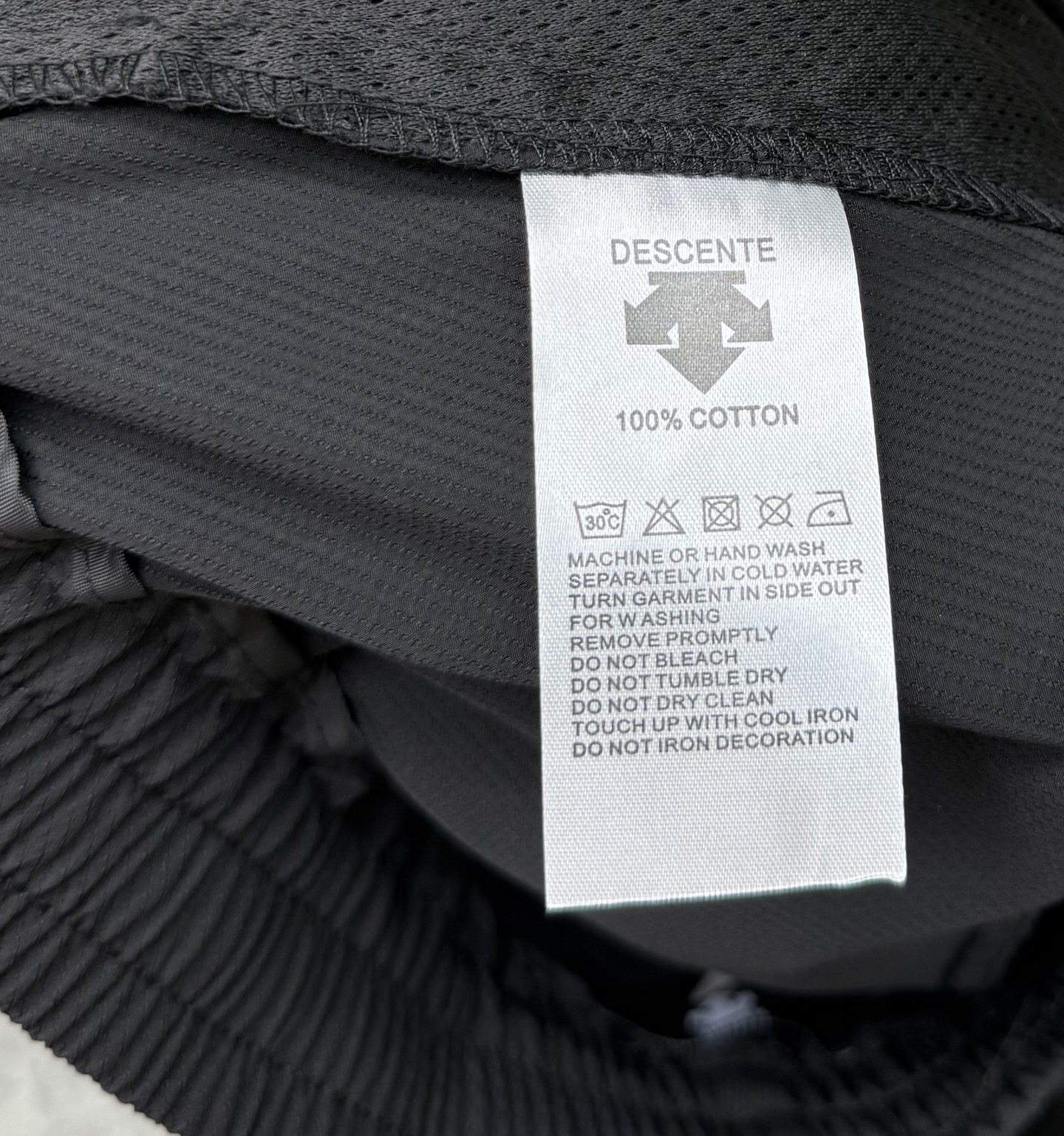 迪桑特🔥🔥春夏新款休闲裤，香港洋行渠道货，高级优质面料，细腻柔软程度非同一般。处处彰显独特的风格魅力，毋