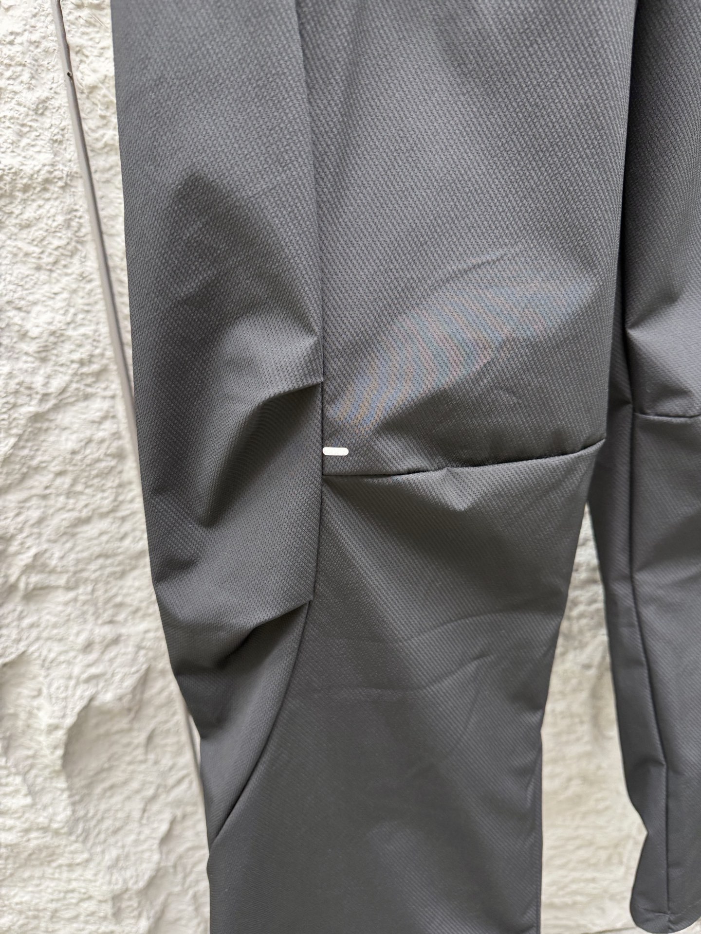 迪桑特🔥🔥春夏新款休闲裤，香港洋行渠道货，高级优质面料，细腻柔软程度非同一般。处处彰显独特的风格魅力，毋