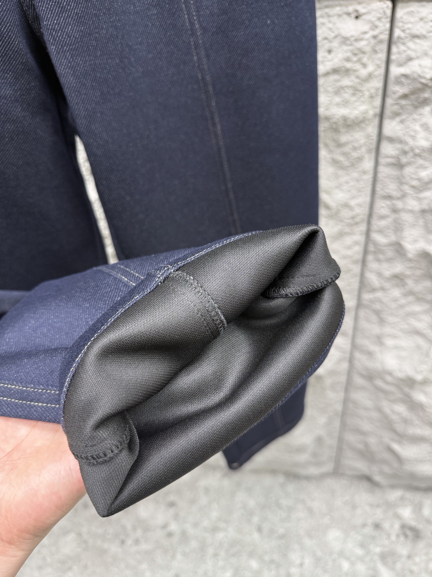 马吉拉🔥🔥春夏新款天丝混纺垂感休闲裤，高端男士必备超柔超弹直筒裤。特供顶级渠道分享，辨识度超高。用面料征