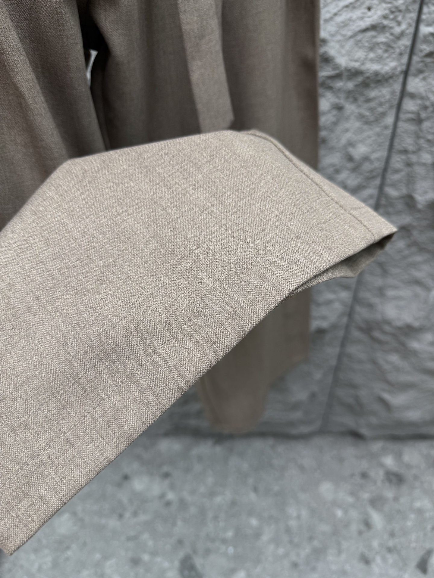 马吉拉🔥🔥春夏新款宽松阔腿休闲西裤，压褶设计简直是神来之笔，不仅增加了裤子的层次感，还超级显瘦，抽绳视觉