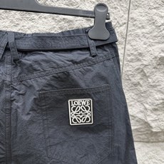 罗意威🔥🔥夏季新款休闲短裤,采用梭织优质面料,经过多道特殊工艺的洗礼,完美的保持了它的舒适感与肌理美感。 罗意威🔥🔥夏季新款休闲短裤,采用梭织优质面料,经过多道特殊工艺的洗礼,完美的保持了它的舒适感与肌理美感。