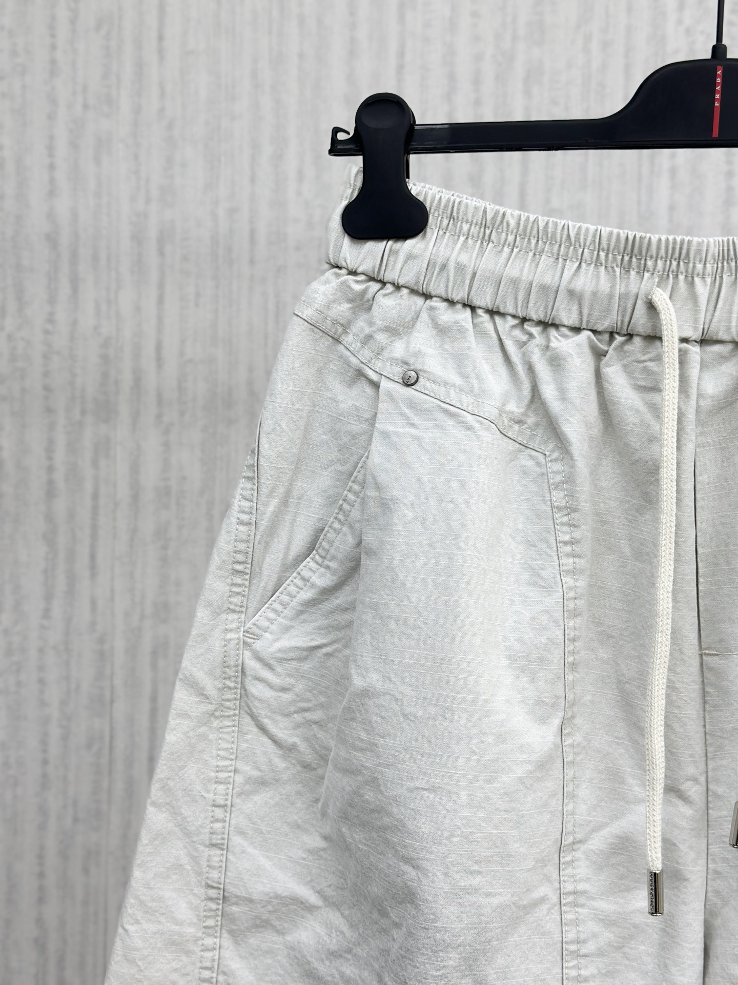 驴家🔥🔥夏季新款短裤，采用优质斜纹棉水洗面料，水洗工艺超级好看，超级舒适透气。整体设计超级好看，炫酷百搭