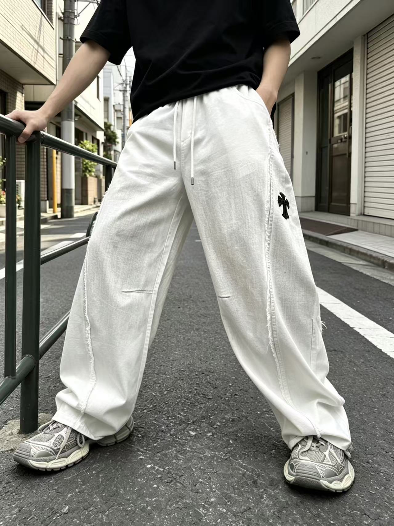 克罗心🔥🔥夏季新款休闲裤，整款休闲裤非常高档，面料与版型都是极其精良的，着穿这种高档的裤装真的是很有档次