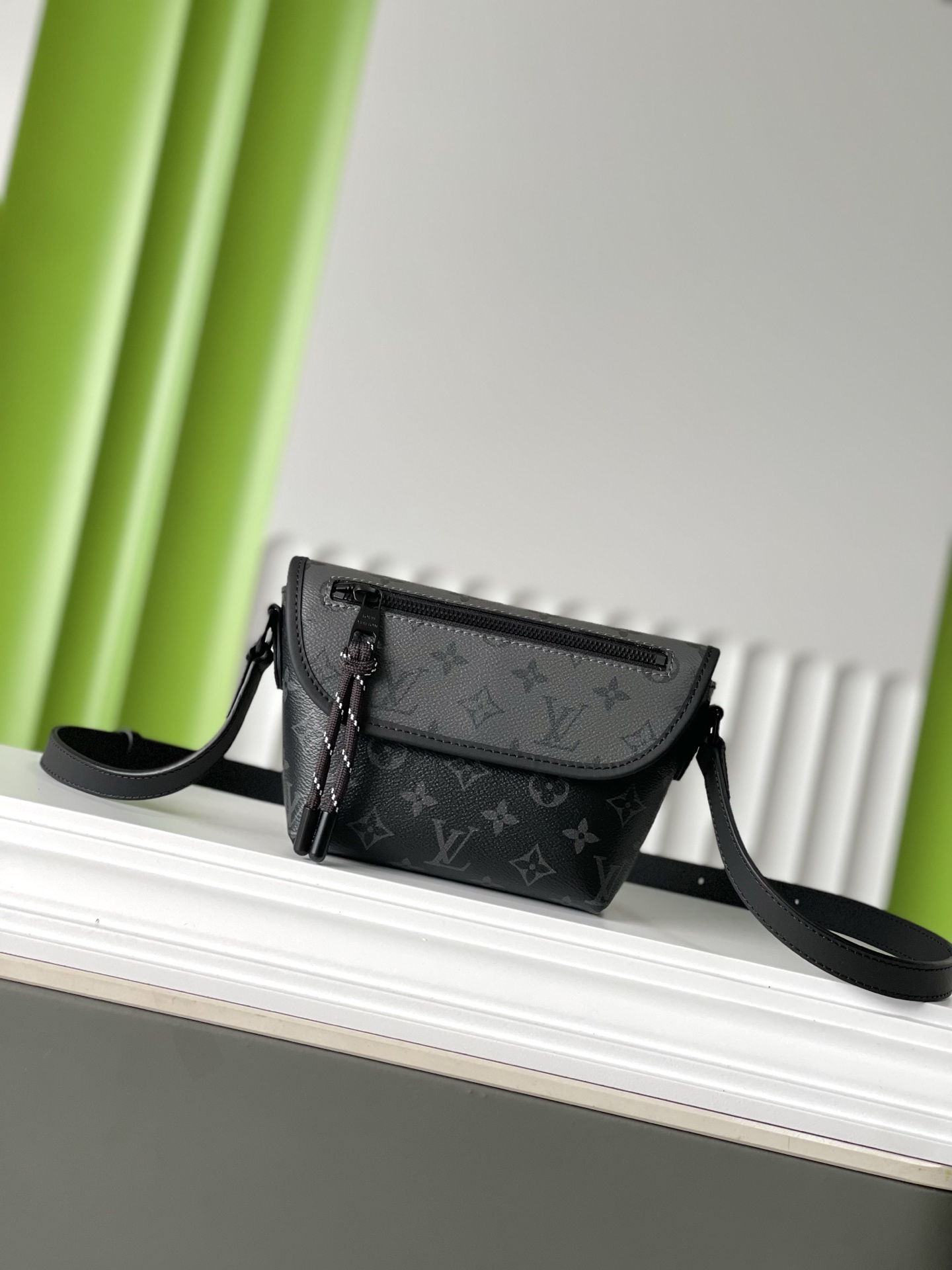 NO:208045,Purchase price M12806 22.5×16×5 PULSE Black Flower Postman Bag Top Original Order Change Code Chip, LV [Top Original Order], louis vuitton19860909拿货价 M12806 22.5×16×5 PULSE 黑花邮差包 顶级原单 变码芯片,LV【顶级原单】,louis vuitton,Bag