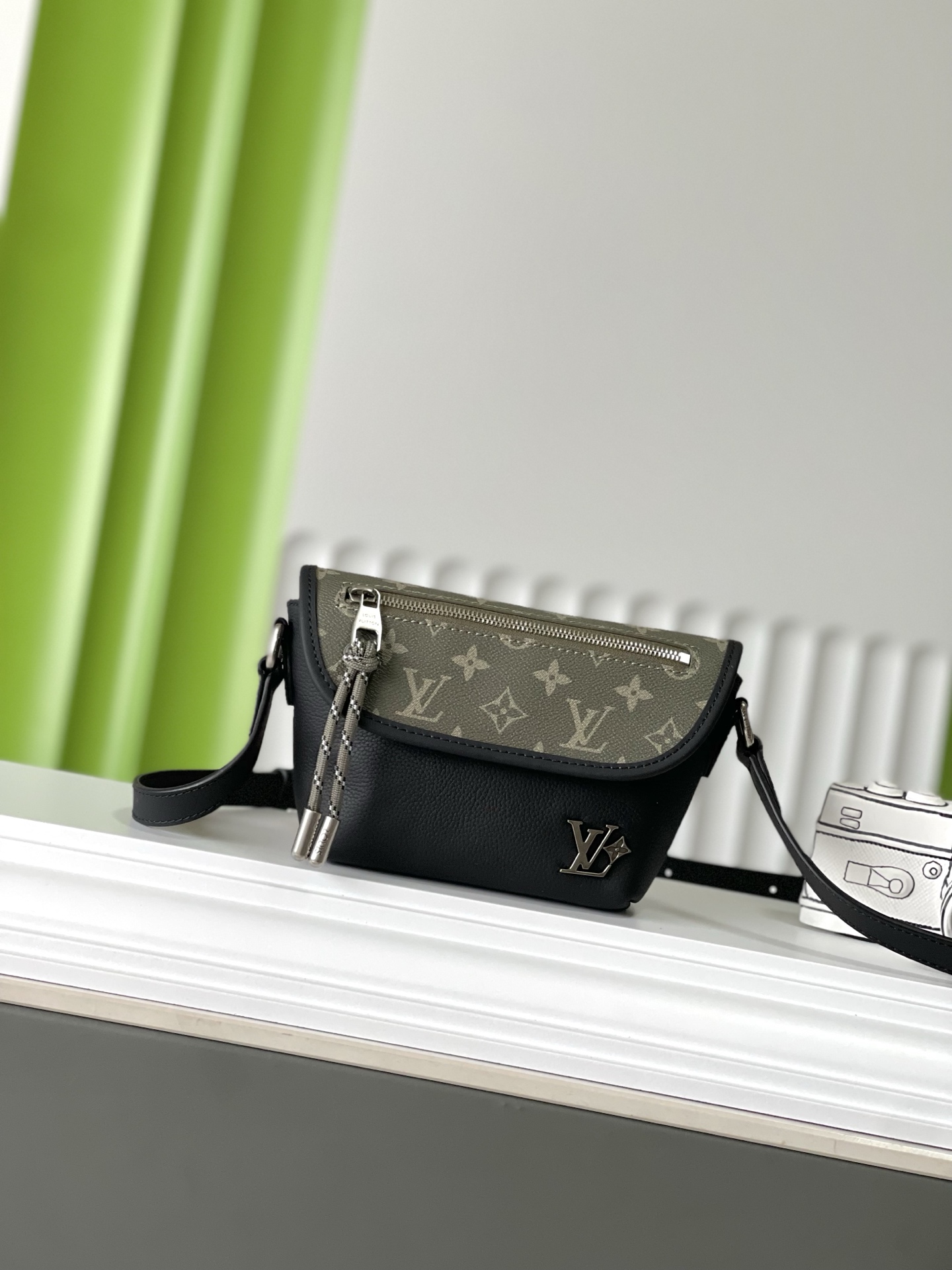 NO:208037,Purchase price M12618 22.5×16×5 PULSE Green Flower Postman Bag Top Original Order Change Code Chip, LV [Top Original Order], louis vuitton19860909拿货价 M12618 22.5×16×5 PULSE 绿花邮差包 顶级原单 变码芯片,LV【顶级原单】,louis vuitton,Bag