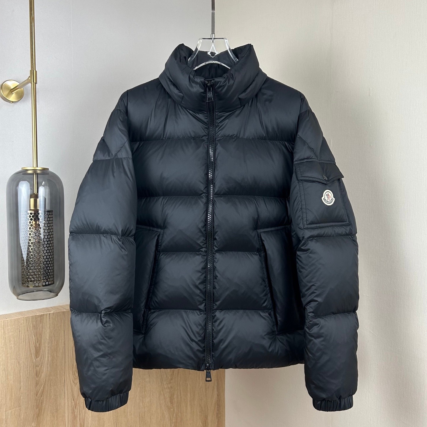 NO:597063,Moncer, a new style for autumn and winter, a solid color down jacket with a detachable zipper hood, thickened and heavy, versatile and warm in winter!  A classic must-have!  Color Gray, Black Size M-3XL,, down jacket, hats, alexander wang19860909Moncer,秋冬新款,拉链可拆卸连帽纯色羽绒服,加厚克重,冬日百搭又保暖！经典必备单品！ 颜色灰色,黑色 码数M-3XL,,down jacket,hats,alexander wang,Men's clothing