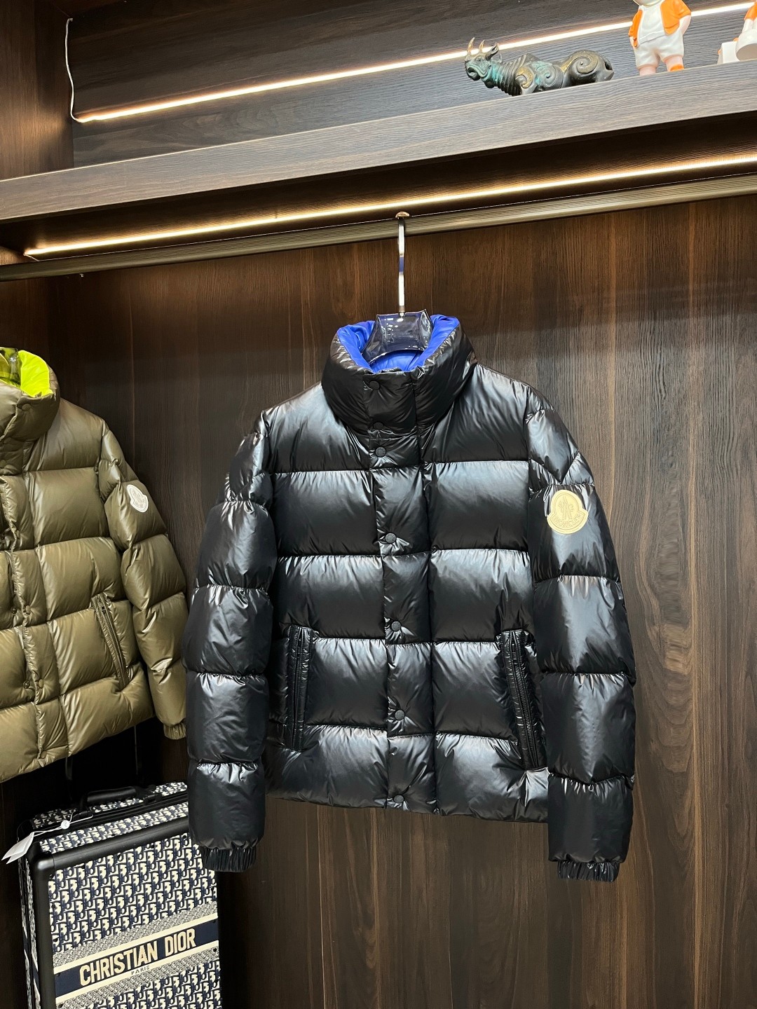 主推羽绒🌹Moner 2025最新款时尚设计师款羽绒外套❤️立领羽绒服，上臂经典logo，90#白鹅绒填