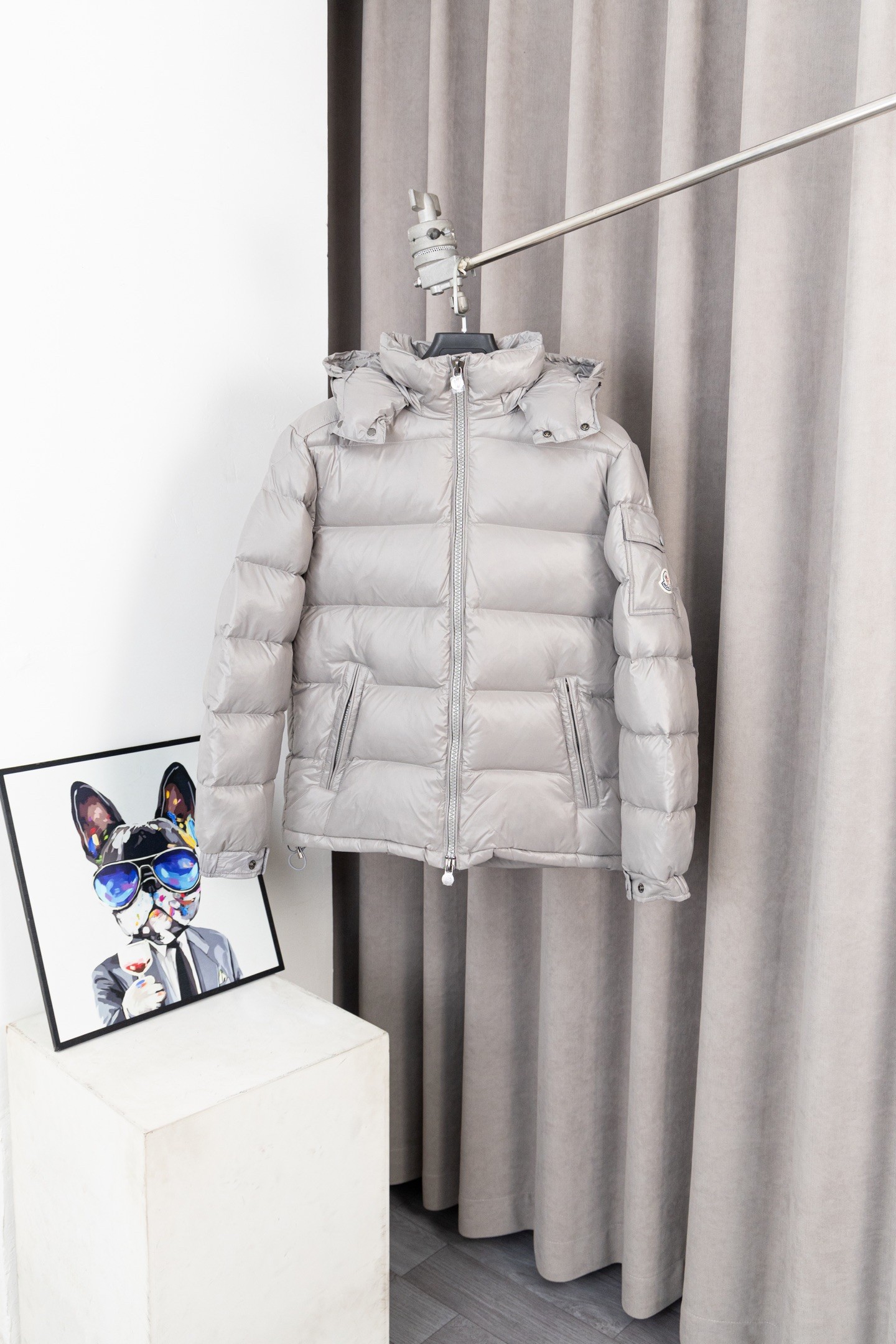 NO:612028,2025 autumn and winter new high version down jacket. Original custom hardware accessories are all imported and original customization. Welcome to compare. Absolutely high quality. Use top white goose down. Super soft. Full of fluffy feathers. Super heavy fabrics with perfect workmanship. Pay attention to the fabrics are super comfortable. Exclusive model. Non-market goods. Same size for men and women. M-3XL, down jacket, alexander wang198609092025秋冬新款高版本羽绒服 原版订制五金配件全进口原版定制 欢迎对比 绝对的高品质 采用顶级白鹅绒 超柔软 充羽量蓬松饱满 超级重面料做工杠杠的版型完美 注意面料超舒服 独家款 非市场货 男女同款尺码M-3XL,,down jacket,alexander wang,Men's clothing