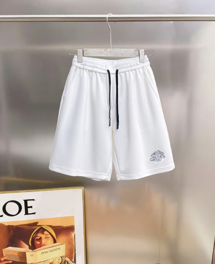 NO:847038,Balenciaga 2026ss summer new original counter casual shorts, luxury classic brand original LOGO accessories, counter best-selling style, very comfortable to wear, low-key yet luxurious, very classy to wear. Needless to say, the trousers style and tailoring. The upper body is exquisite and high-end, first-class and top-quality materials. Really palace-level casual pants. The cotton of Turkey is of outstanding quality. After heavy washing, the pants are very soft!  Don't be picky. The upper body is absolutely stylish and extremely luxurious. Please state your height and weight when ordering sizes M-3XL.,,balenciaga,shorts,19860909巴黎世家 2026ss夏季新款原单专柜休闲短裤,奢华经典品牌原版LOGO配饰 专柜热销款 身穿着非常舒适 低调不失奢华 穿出去非常有档次 裤型款式和裁剪亦无需多言 上身精致跃然高档一等一顶级质料 真正殿堂级的休闲裤 选用土耳其的棉花品质卓然,经过重水洗使得裤子很柔软！不挑人 上身绝对的有型 极度奢华. 尺码M-3XL下单报身高体重.,,balenciaga,shorts,,Men's clothing