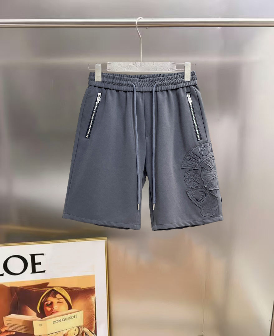 NO:847047,Kroxin 2026ss summer new original counter casual shorts, luxury classic brand original LOGO accessories, counter best-selling model, very comfortable to wear, low-key yet luxurious, very classy to wear. Needless to say the trousers style and tailoring, the upper body is exquisite and high-end, made of first-class top quality materials. Really palace-level casual pants. The cotton of Turkey is of outstanding quality. After heavy washing, the pants are very soft!  Don't be picky. The upper body is absolutely stylish and extremely luxurious. Please state your height and weight when ordering sizes M-3XL.,,chrome hearts,shorts,19860909克罗心 2026ss夏季新款原单专柜休闲短裤,奢华经典品牌原版LOGO配饰 专柜热销款 身穿着非常舒适 低调不失奢华 穿出去非常有档次 裤型款式和裁剪亦无需多言 上身精致跃然高档一等一顶级质料 真正殿堂级的休闲裤 选用土耳其的棉花品质卓然,经过重水洗使得裤子很柔软！不挑人 上身绝对的有型 极度奢华. 尺码M-3XL下单报身高体重.,,chrome hearts,shorts,,Men's clothing