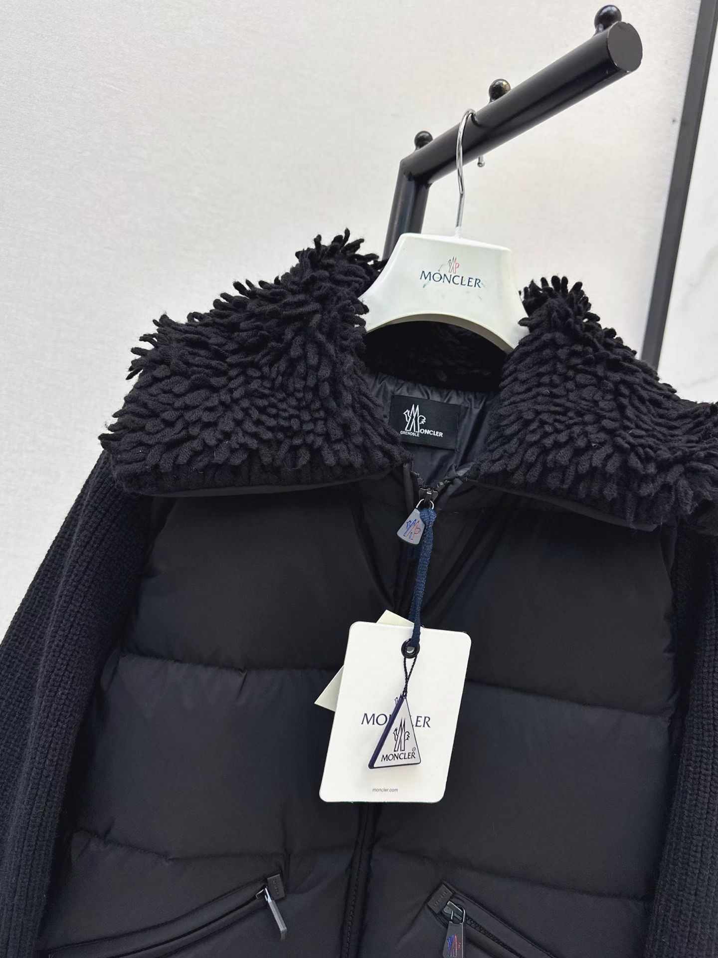 Пуховик Moncler