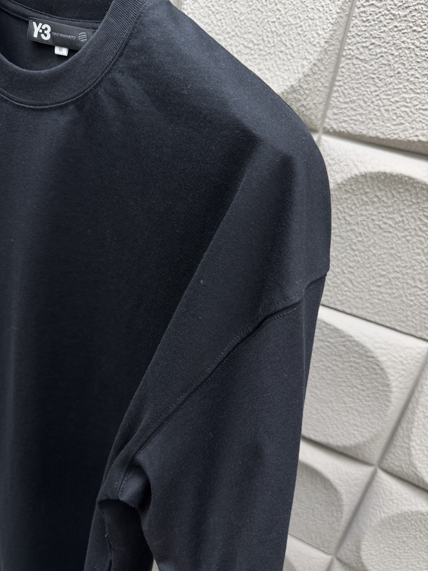 P90
🔥Y3🔥🌟新款薄款长袖🆕采用百分百纯棉面料，手感细腻，搭配logo品牌标识，内搭外穿都好看，码数：S-XL