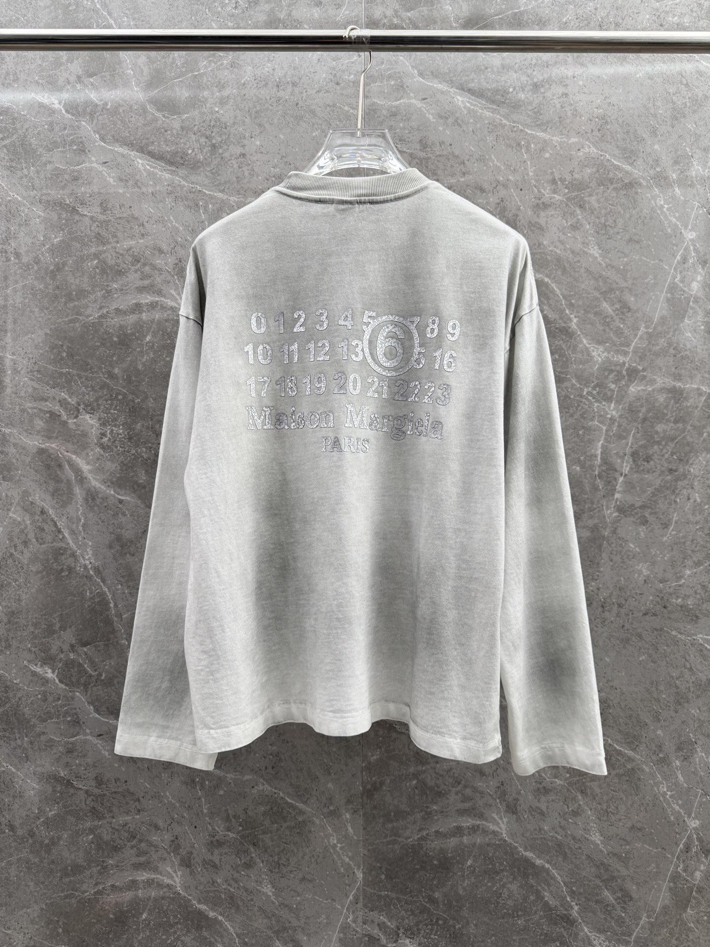 马吉拉🌈🌈新款长袖，采用高品质精梳棉纱, 废土风破坏喷马骝纯棉长T，吸湿排汗·布面紧密织造,细腻亲肤，渐