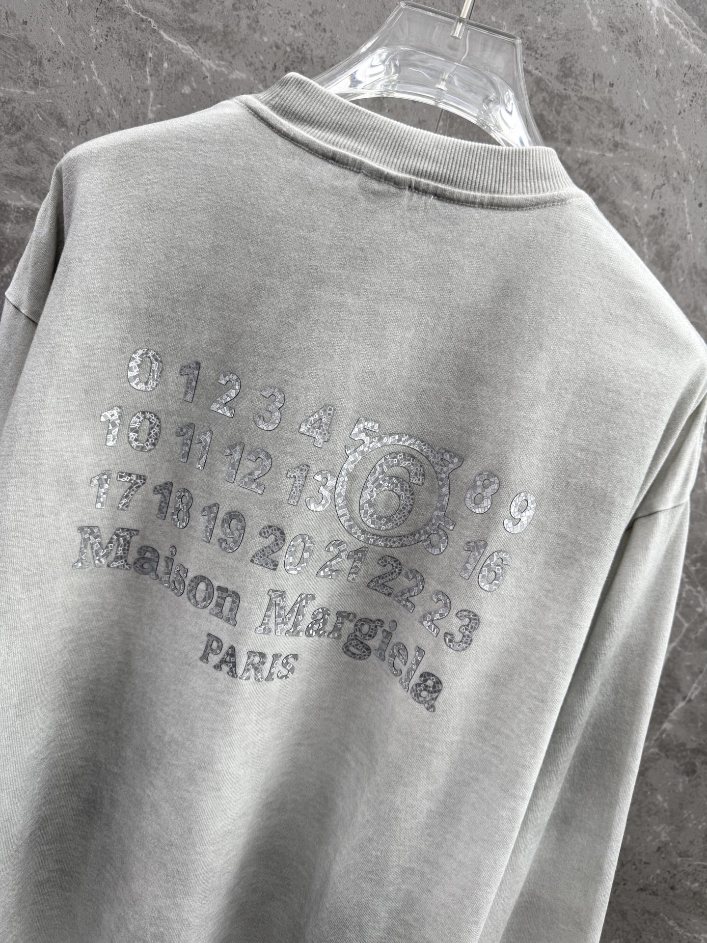 马吉拉🌈🌈新款长袖，采用高品质精梳棉纱, 废土风破坏喷马骝纯棉长T，吸湿排汗·布面紧密织造,细腻亲肤，渐