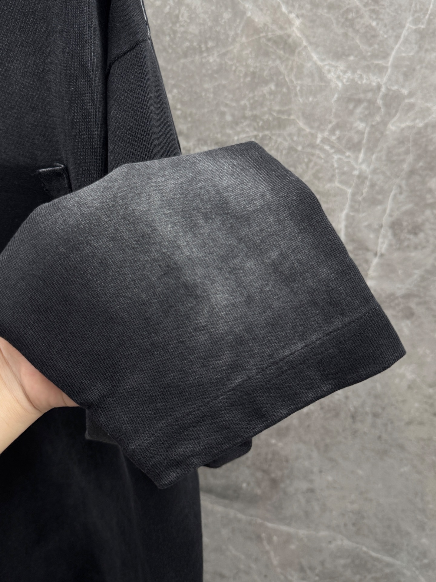 马吉拉🌈🌈新款长袖，采用高品质精梳棉纱, 废土风破坏喷马骝纯棉长T，吸湿排汗·布面紧密织造,细腻亲肤，渐