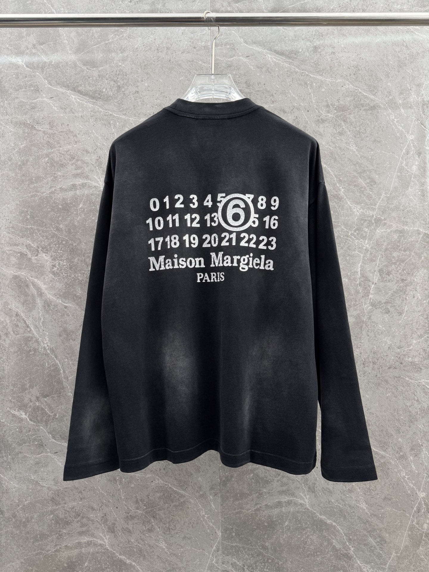 马吉拉🌈🌈新款长袖，采用高品质精梳棉纱, 废土风破坏喷马骝纯棉长T，吸湿排汗·布面紧密织造,细腻亲肤，渐