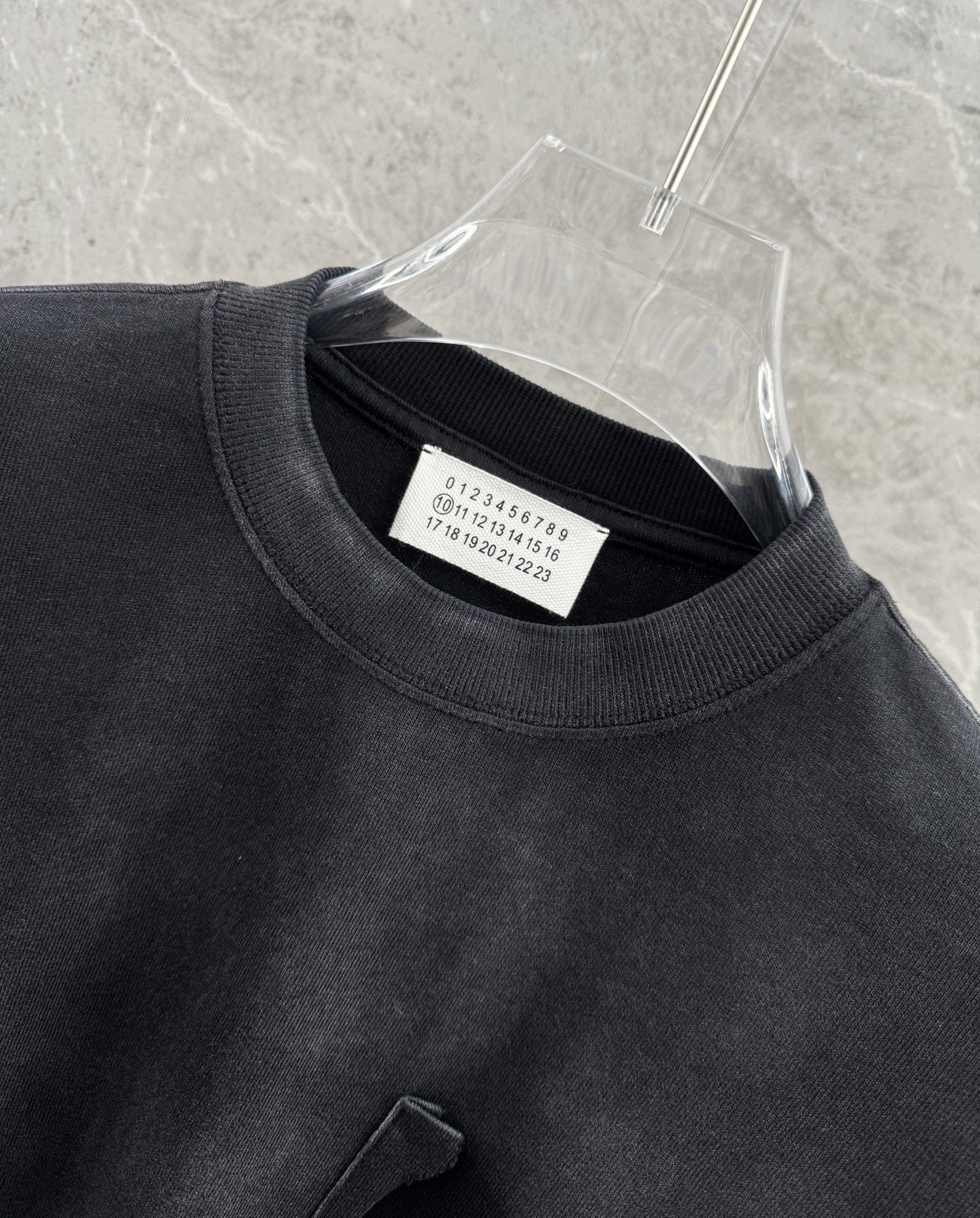 马吉拉🌈🌈新款长袖，采用高品质精梳棉纱, 废土风破坏喷马骝纯棉长T，吸湿排汗·布面紧密织造,细腻亲肤，渐