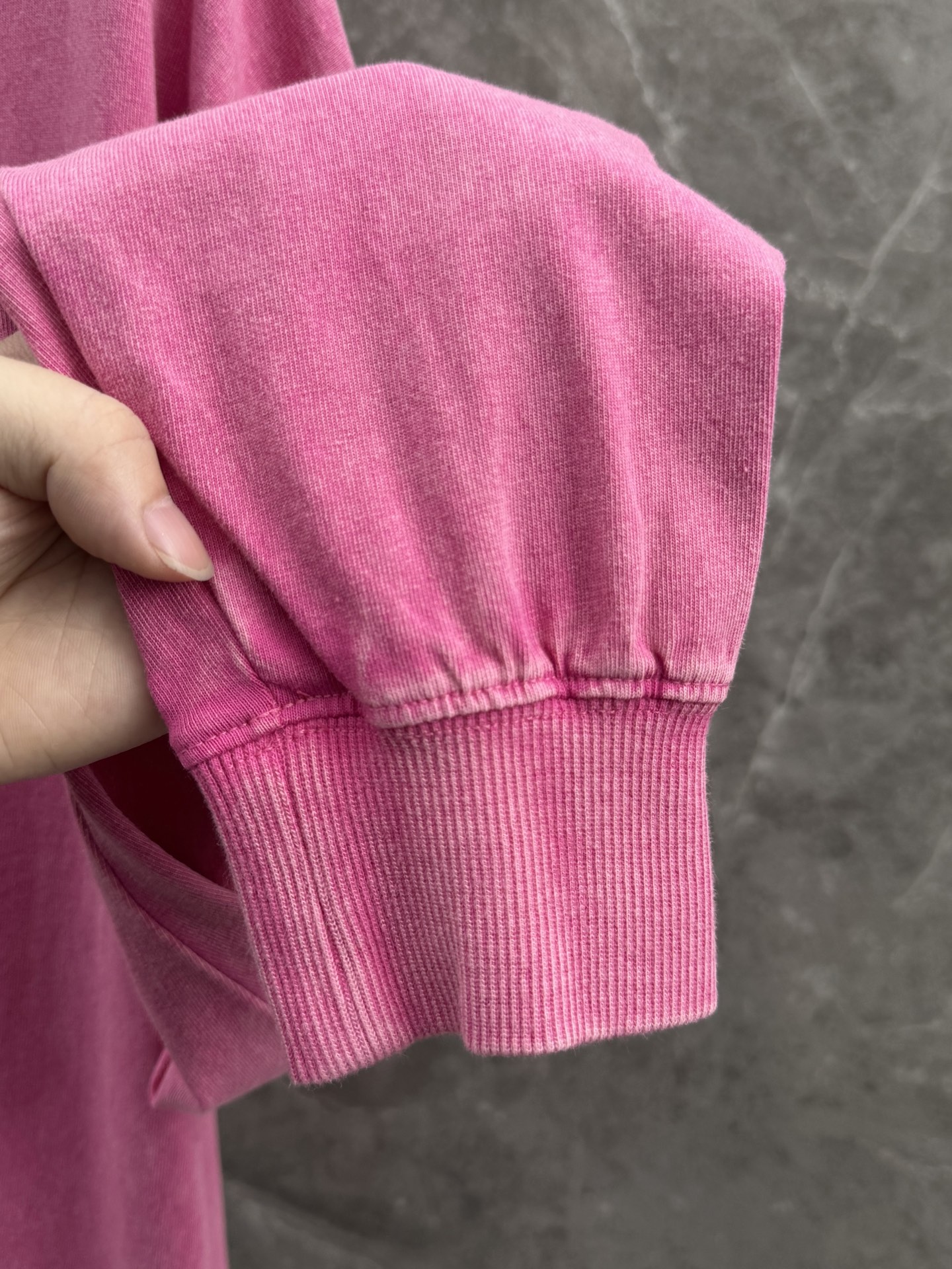 Vetements🌈🌈新款长袖🆕采用定制蜡染水洗做旧面料，独家定织定染纯棉料，柔软舒适！前幅渐变扎染印花