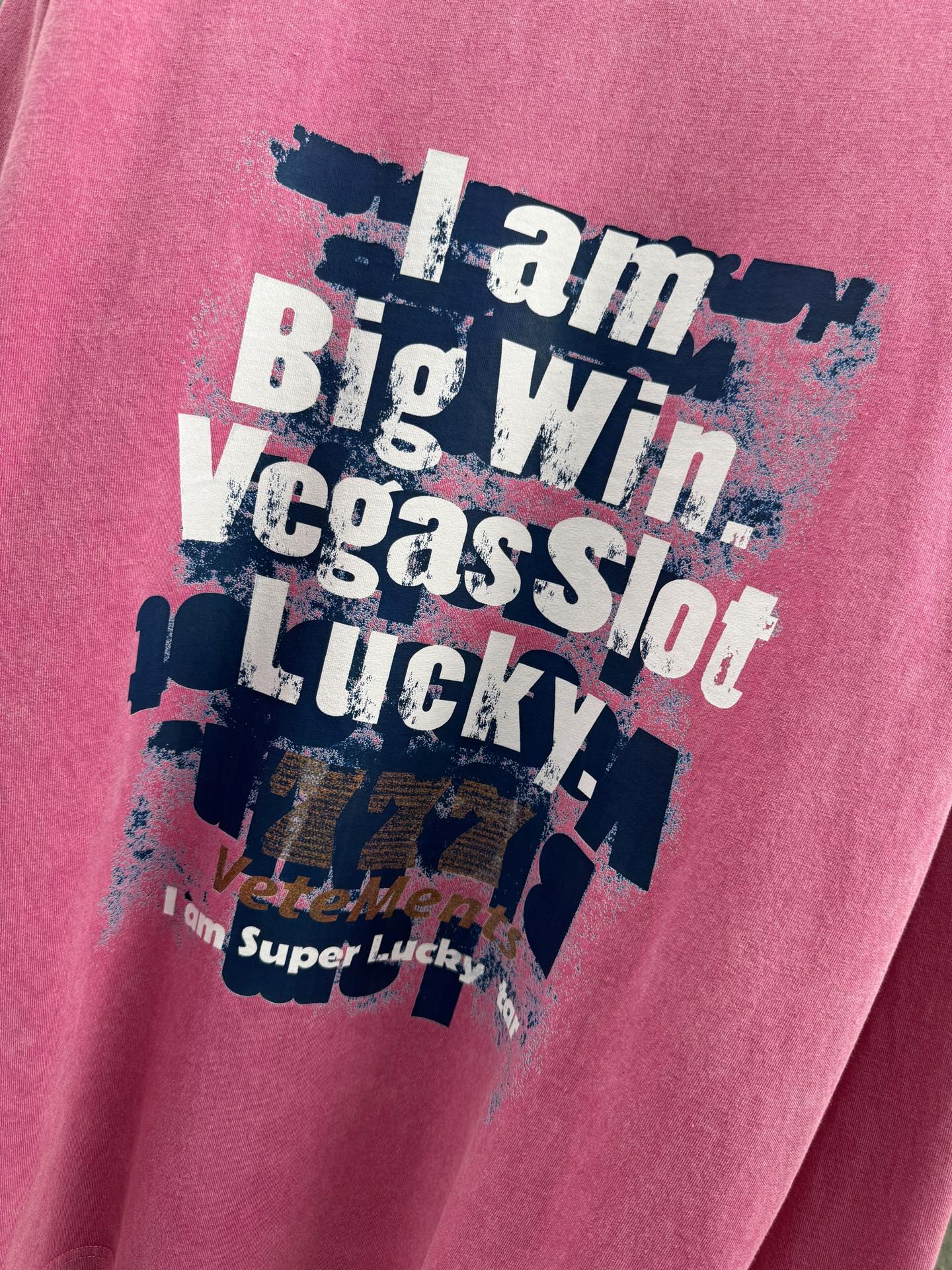 Vetements🌈🌈新款长袖🆕采用定制蜡染水洗做旧面料，独家定织定染纯棉料，柔软舒适！前幅渐变扎染印花