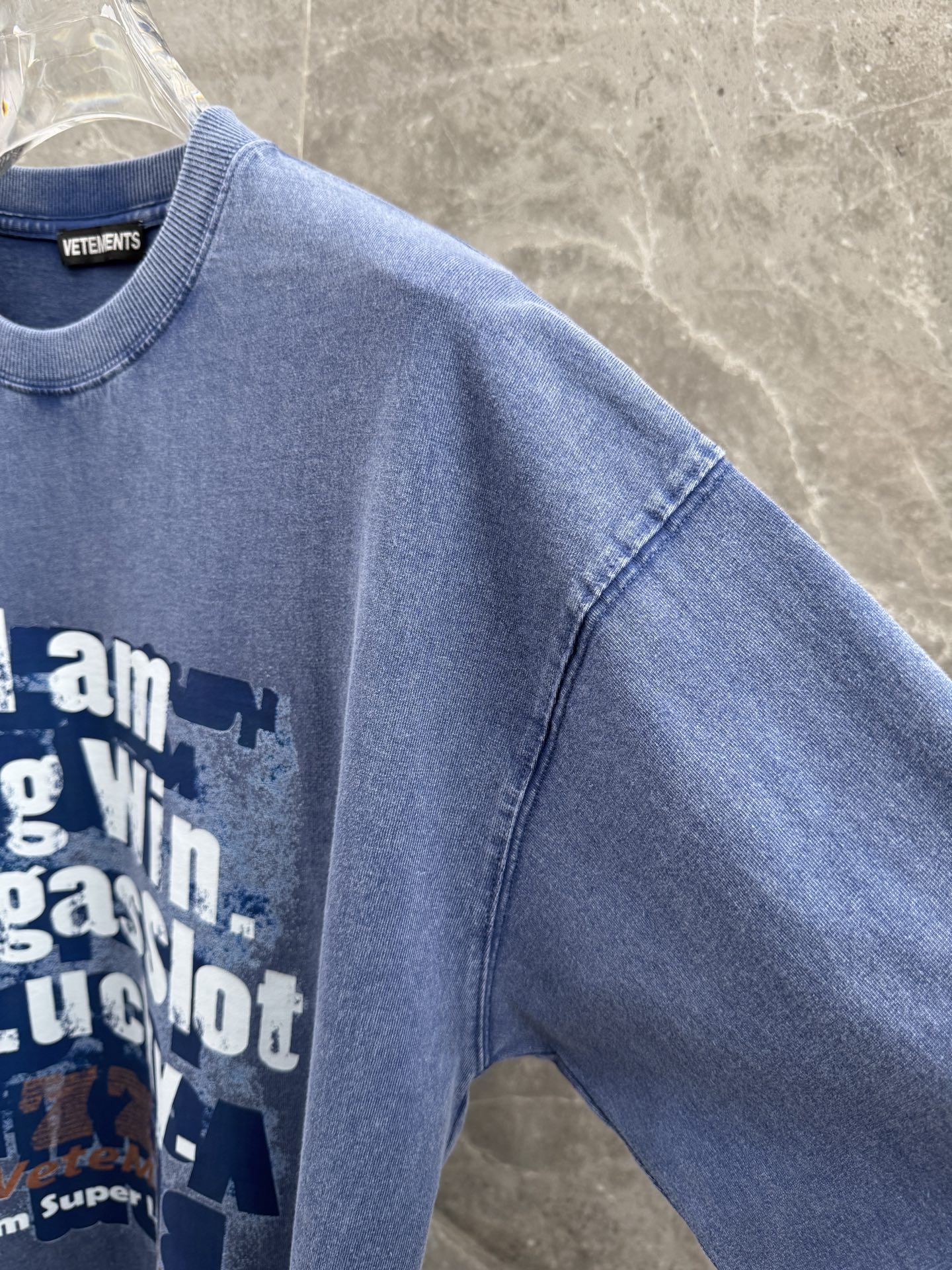 Vetements🌈🌈新款长袖🆕采用定制蜡染水洗做旧面料，独家定织定染纯棉料，柔软舒适！前幅渐变扎染印花